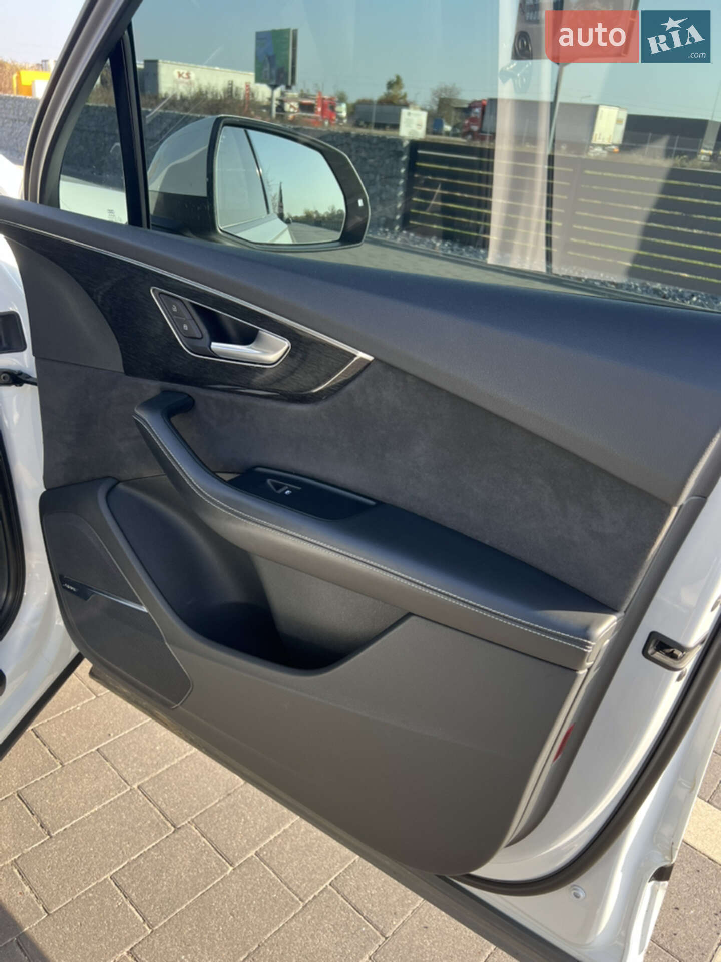 Audi Q7 2020 VIN WAUZZZ4M4LD012421 фото оголошення 19 з 33