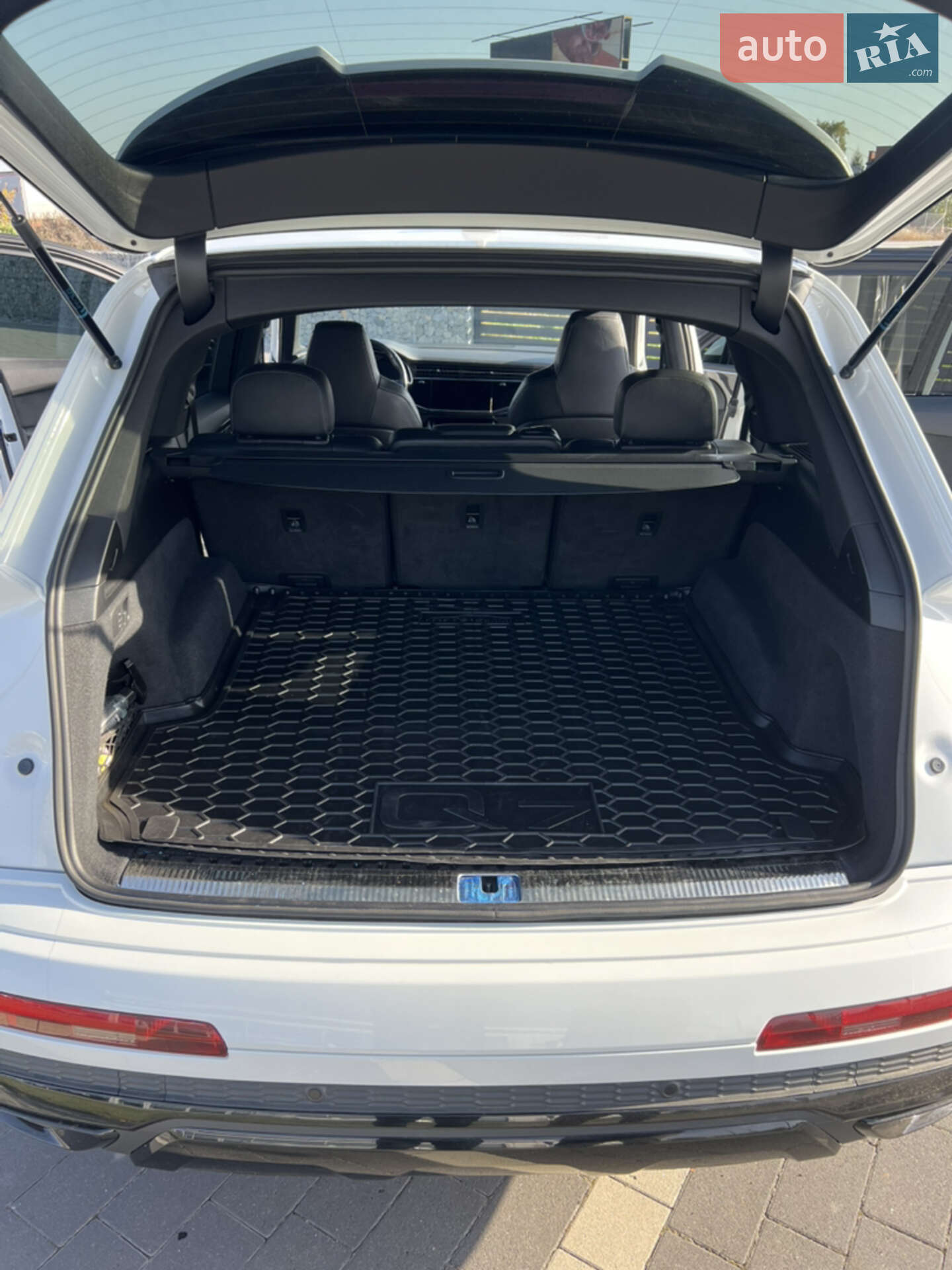 Audi Q7 2020 VIN WAUZZZ4M4LD012421 фото оголошення 31 з 33