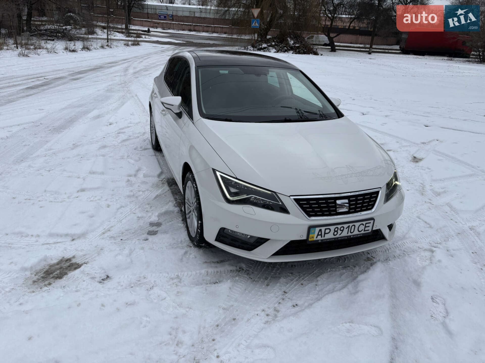 SEAT Leon 2018 VIN VSSZZZ5FZJR160830 фото оголошення 2 з 14