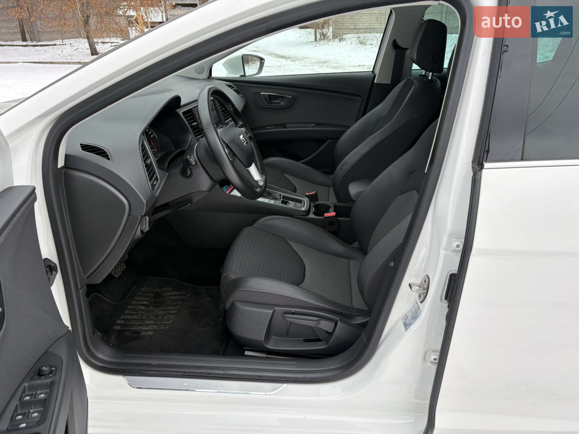 SEAT Leon 2018 VIN VSSZZZ5FZJR160830 фото оголошення 8 з 14