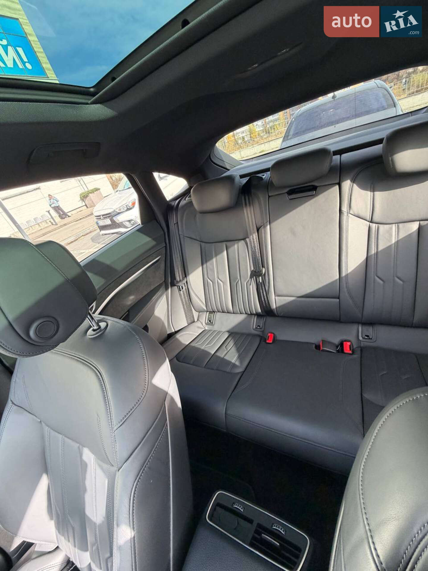 Audi e-tron Sportback 2021 VIN WAUZZZGE1MB036046 фото оголошення 35 з 43