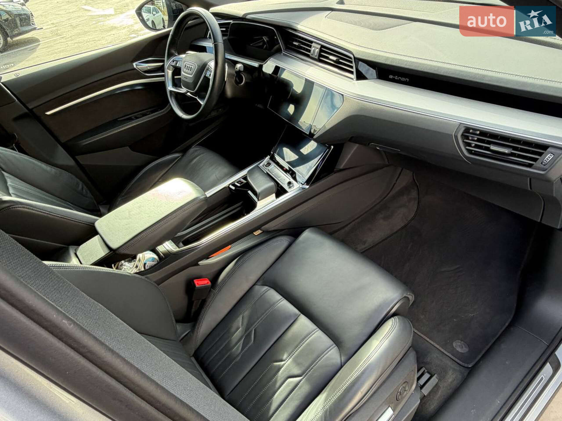 Audi e-tron Sportback 2021 VIN WAUZZZGE1MB036046 фото оголошення 38 з 43