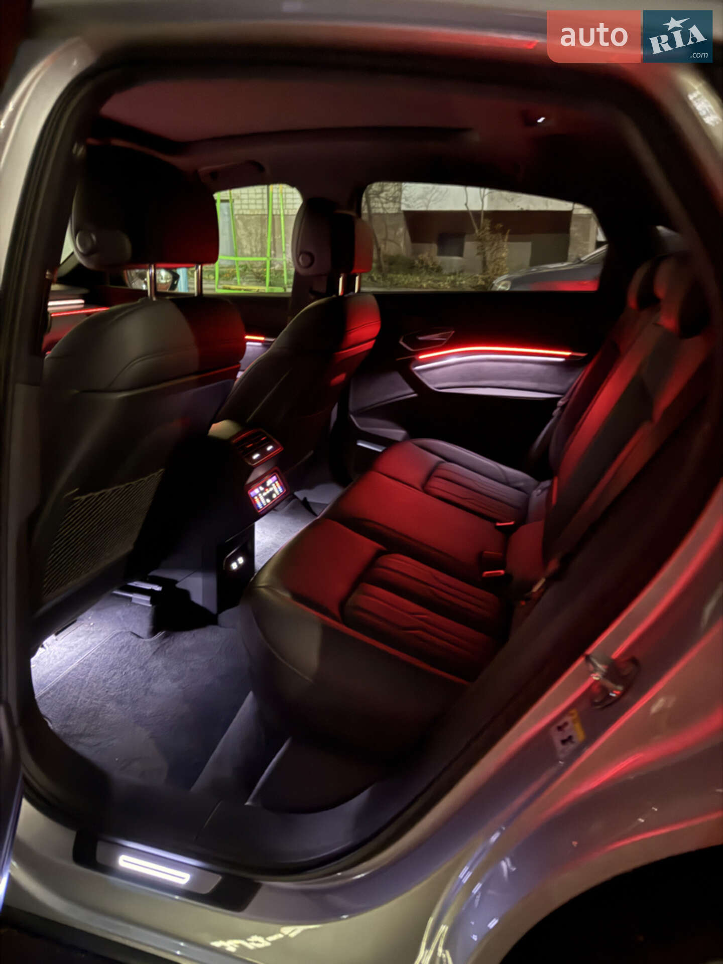 Audi e-tron Sportback 2021 VIN WAUZZZGE1MB036046 фото оголошення 41 з 43