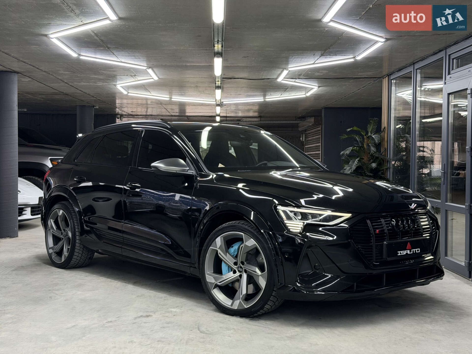 Audi e-tron S 2022 VIN WAUZZZGE1NB044259 фото оголошення 2 з 28