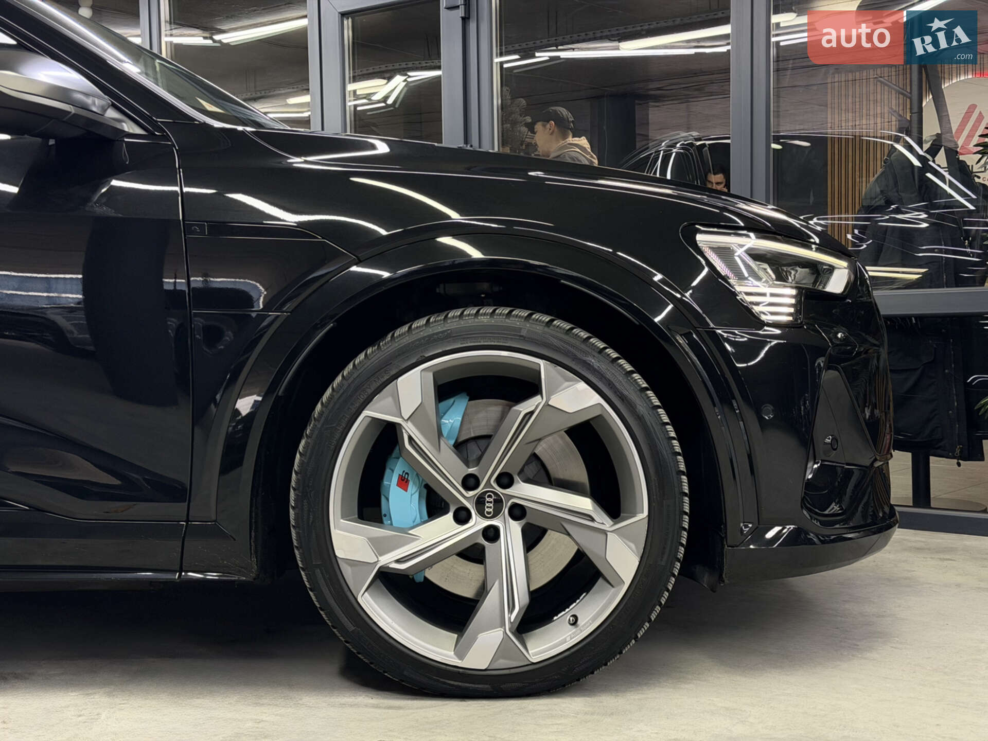 Audi e-tron S 2022 VIN WAUZZZGE1NB044259 фото оголошення 5 з 28