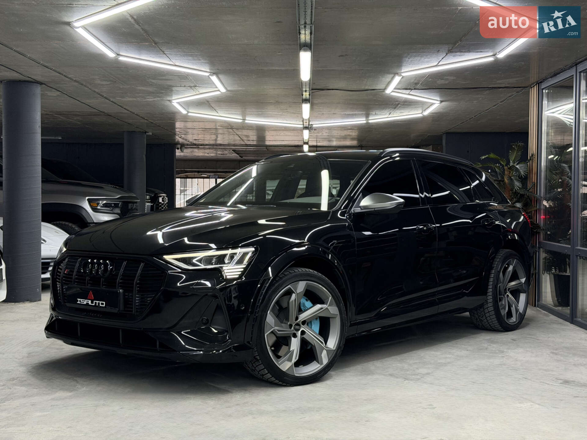 Audi e-tron S 2022 VIN WAUZZZGE1NB044259 фото оголошення 7 з 28
