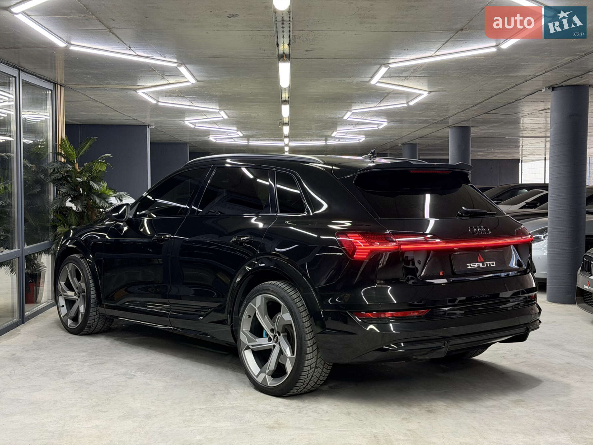 Audi e-tron S 2022 VIN WAUZZZGE1NB044259 фото оголошення 11 з 28