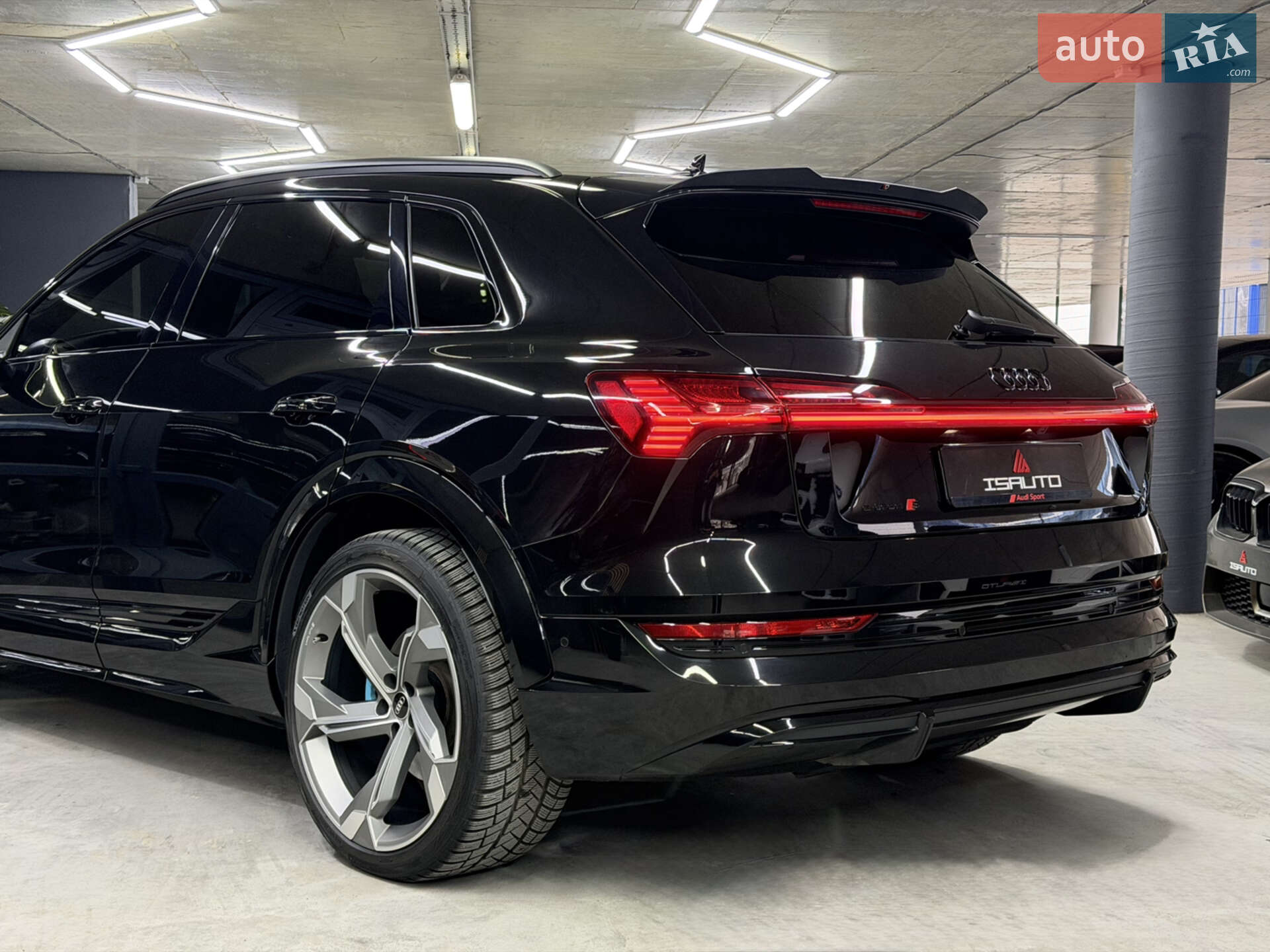 Audi e-tron S 2022 VIN WAUZZZGE1NB044259 фото оголошення 13 з 28