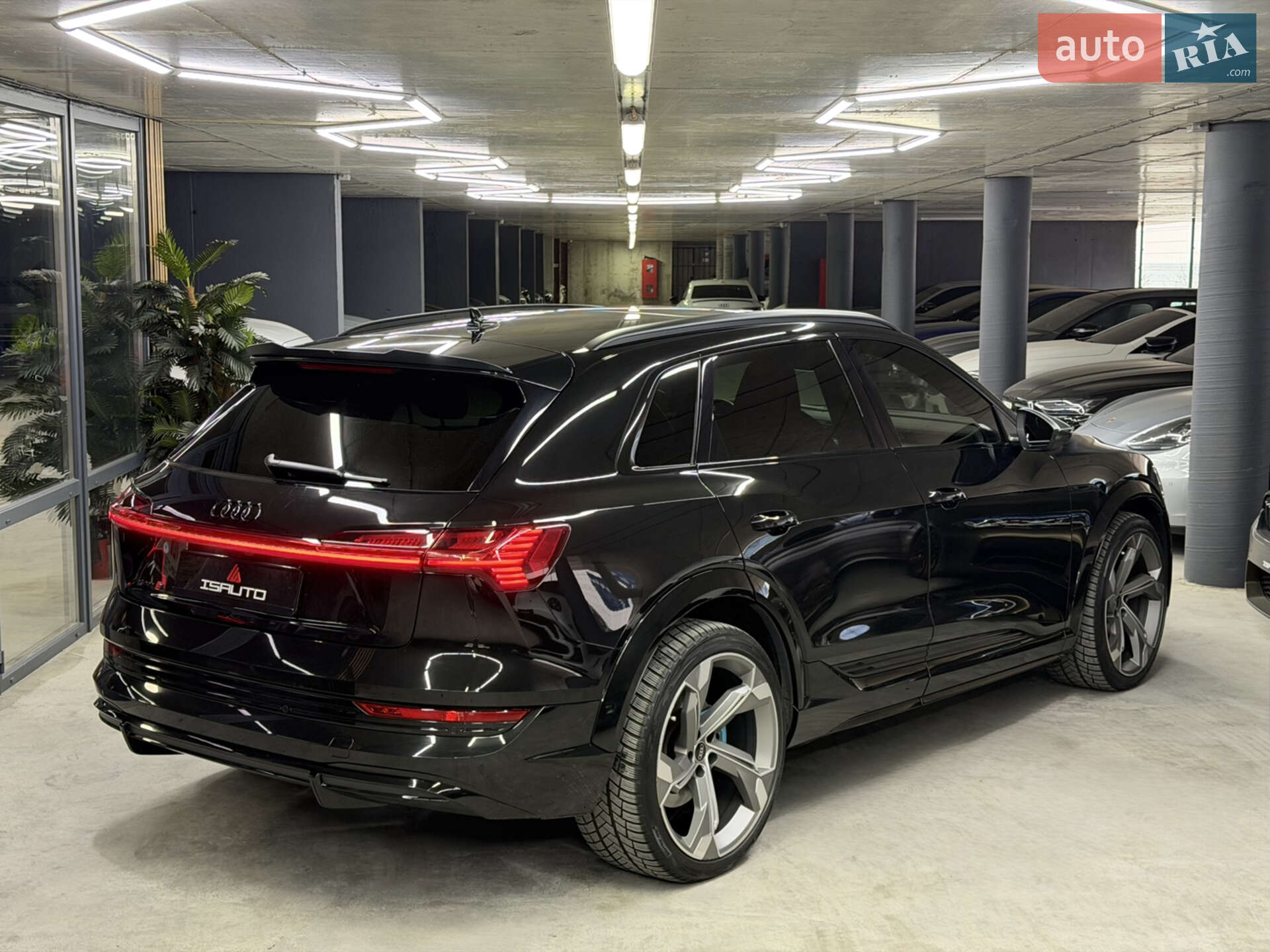 Audi e-tron S 2022 VIN WAUZZZGE1NB044259 фото оголошення 14 з 28