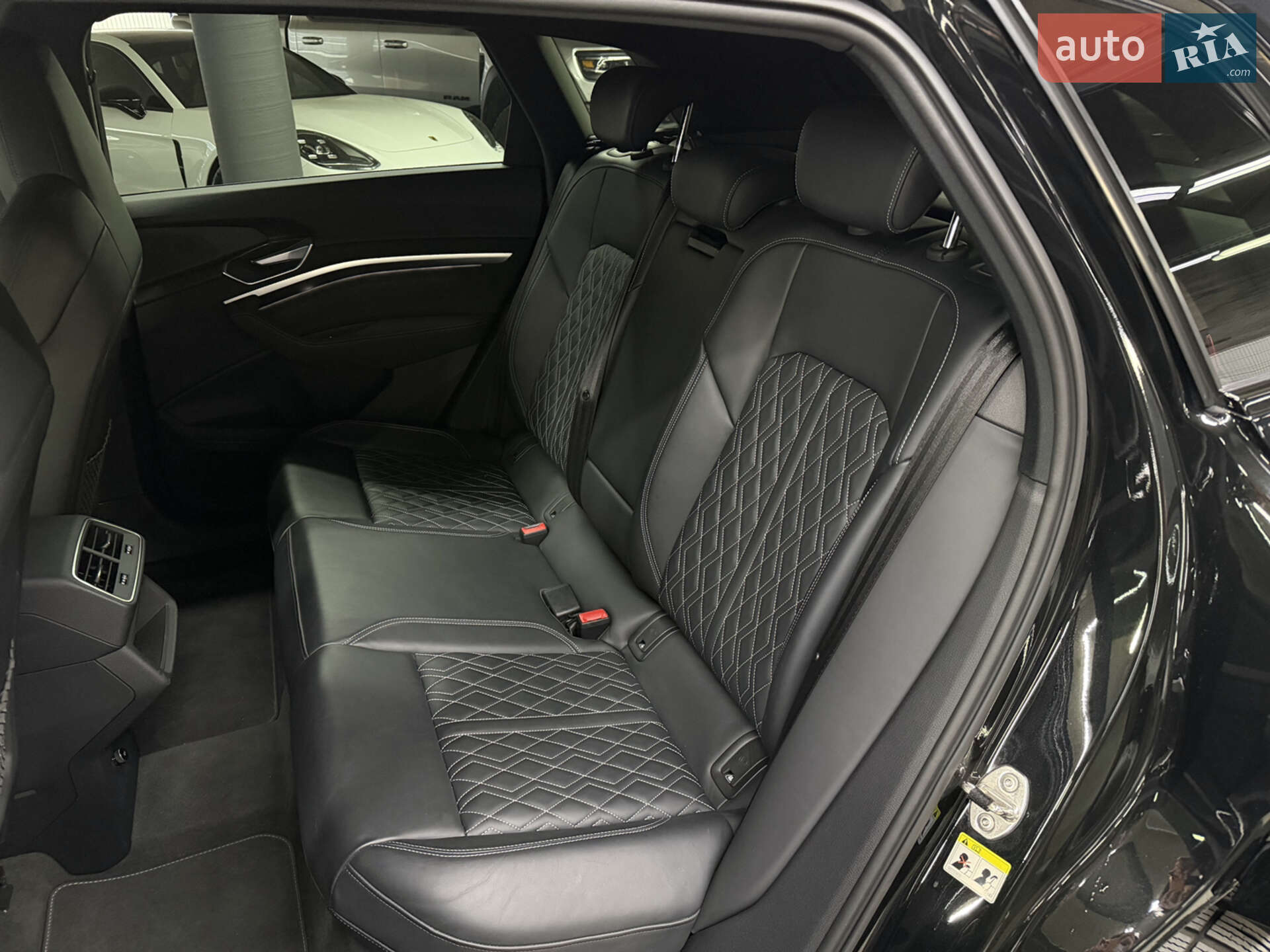 Audi e-tron S 2022 VIN WAUZZZGE1NB044259 фото оголошення 23 з 28