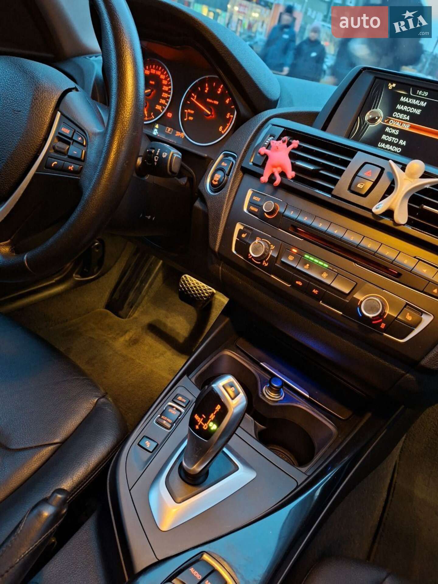 BMW 1 Series 2013 VIN WBA1C1106DJ828115 фото оголошення 8 з 18