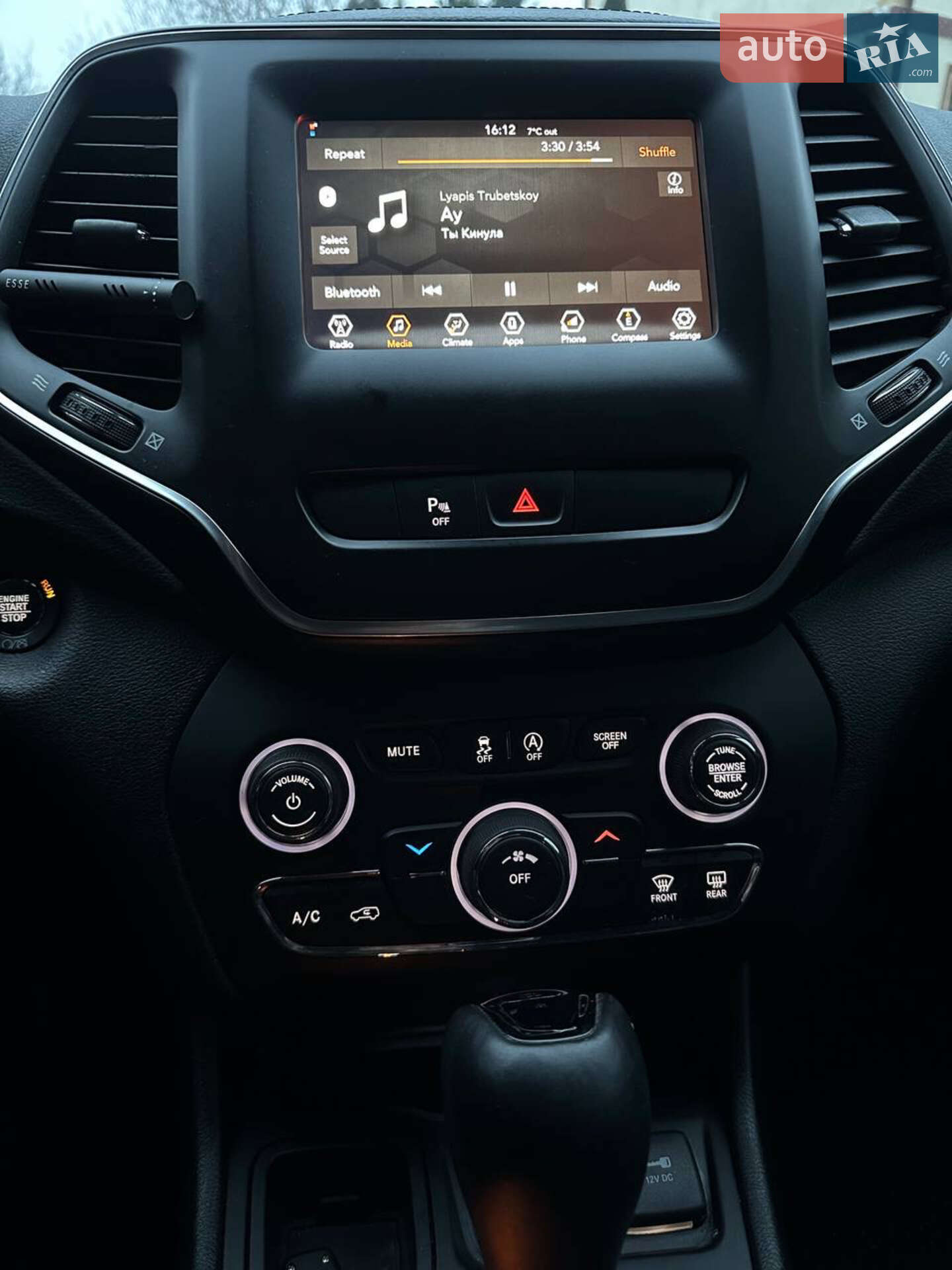 Jeep Cherokee 2019 VIN 1C4PJLLB4KD377016 фото оголошення 16 з 23