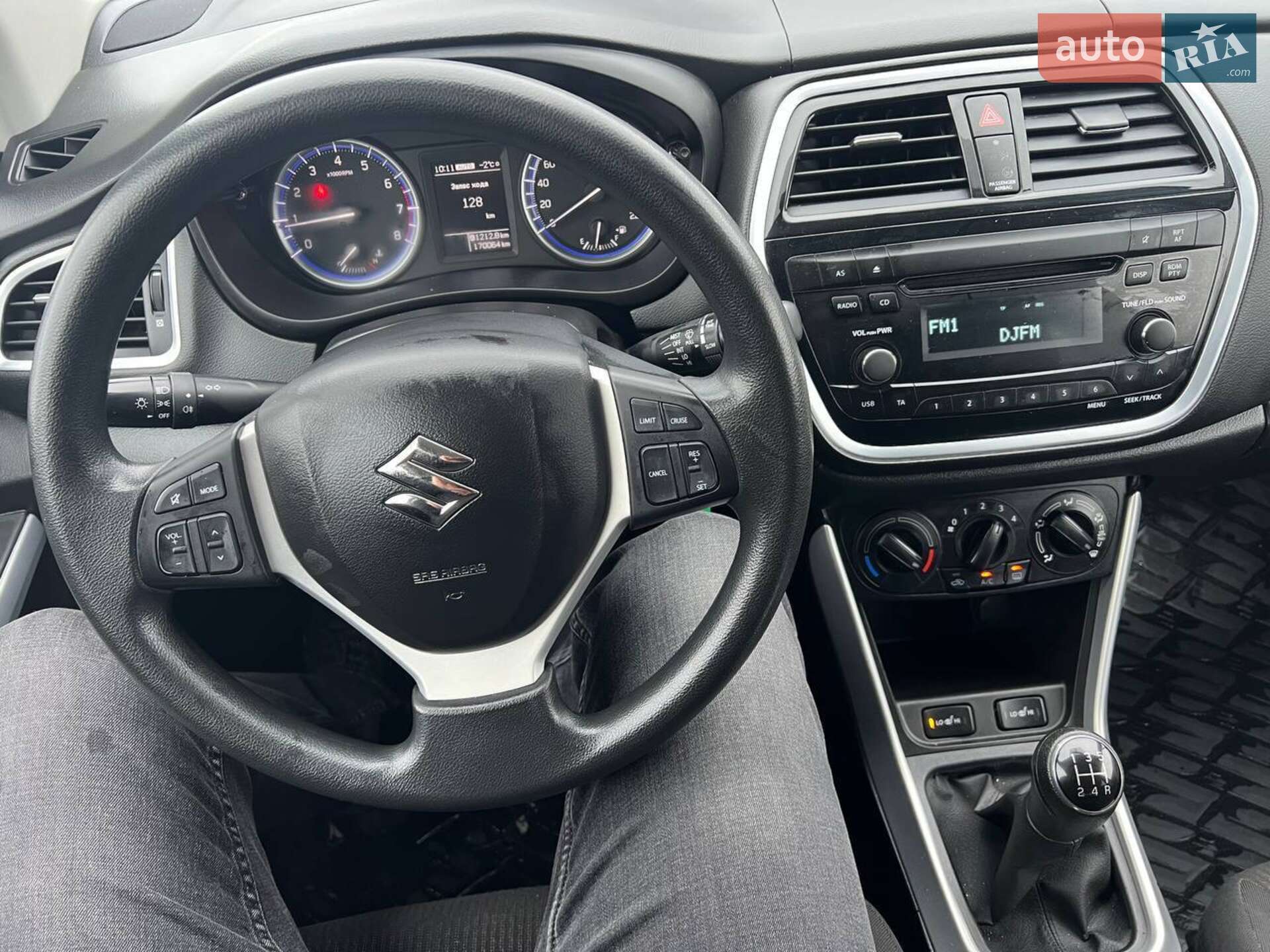 Suzuki SX4 2019 VIN TSMJYB22S00675798 фото оголошення 4 з 17