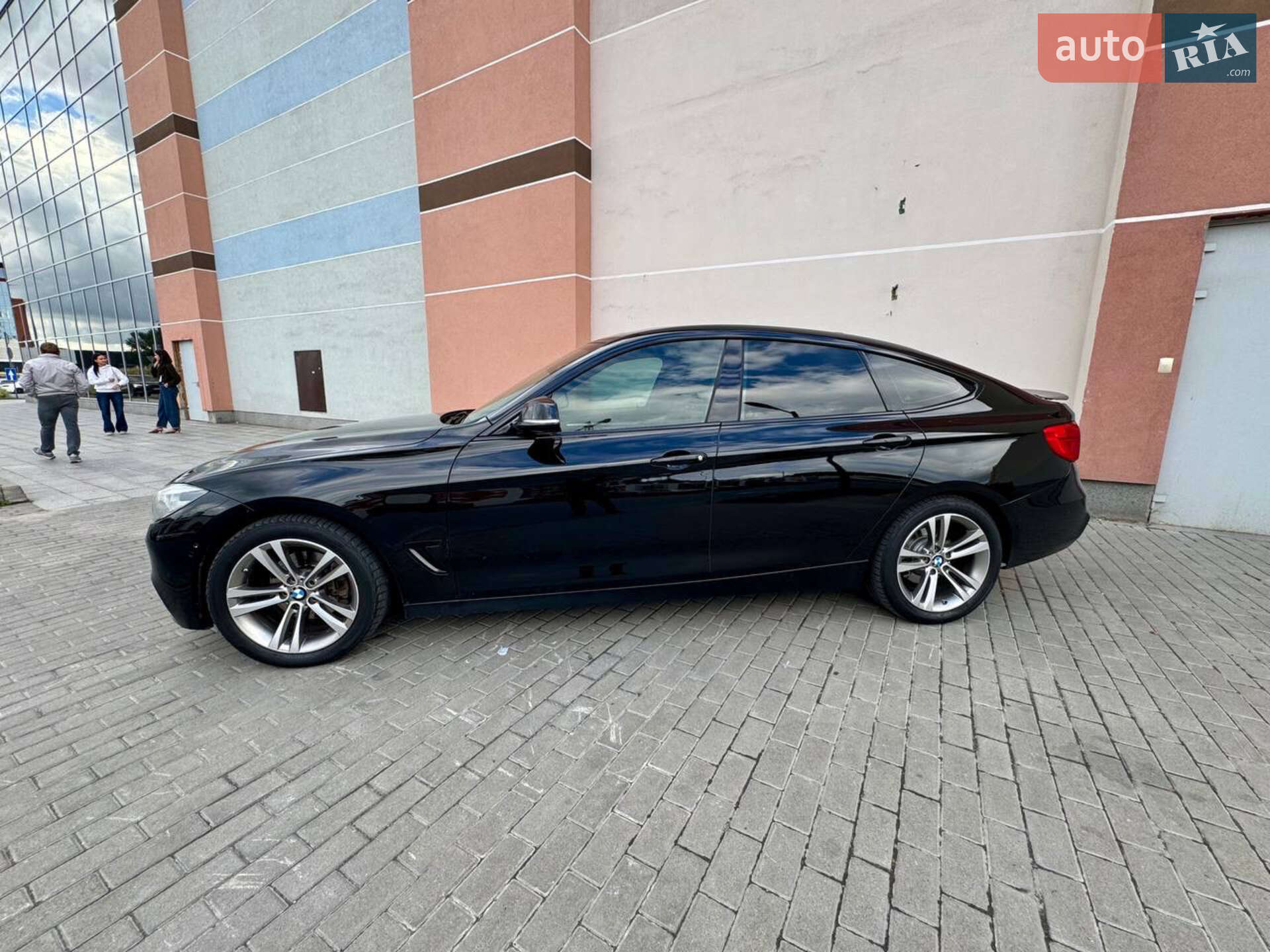 BMW 3 Series GT 2017 VIN WBA8Z9C5XJB220169 фото оголошення 5 з 47