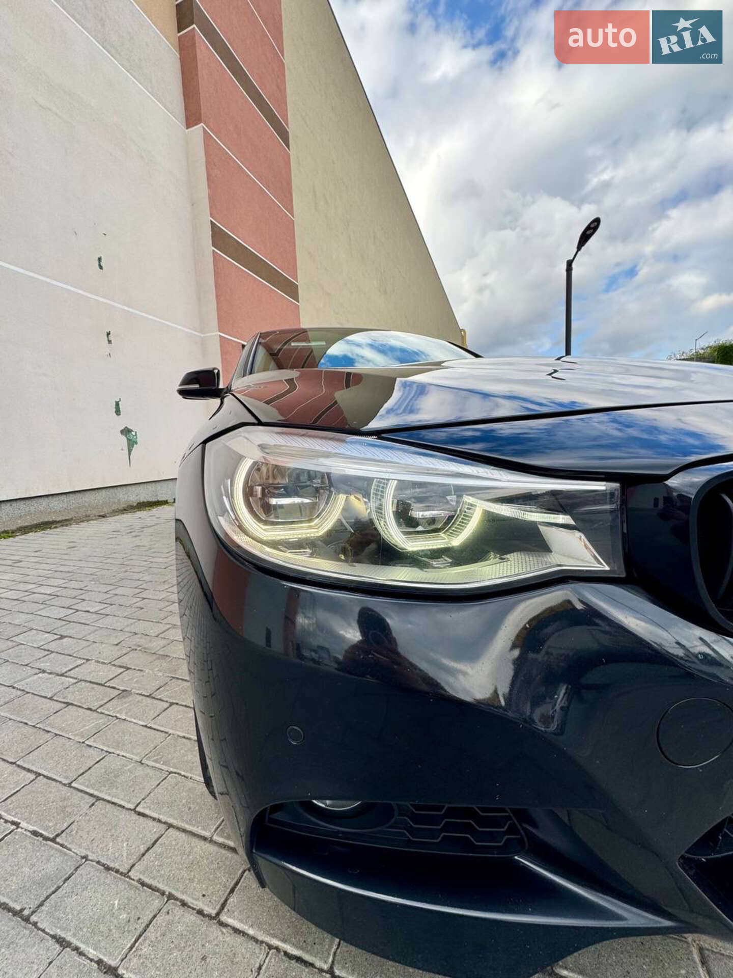 BMW 3 Series GT 2017 VIN WBA8Z9C5XJB220169 фото оголошення 7 з 47