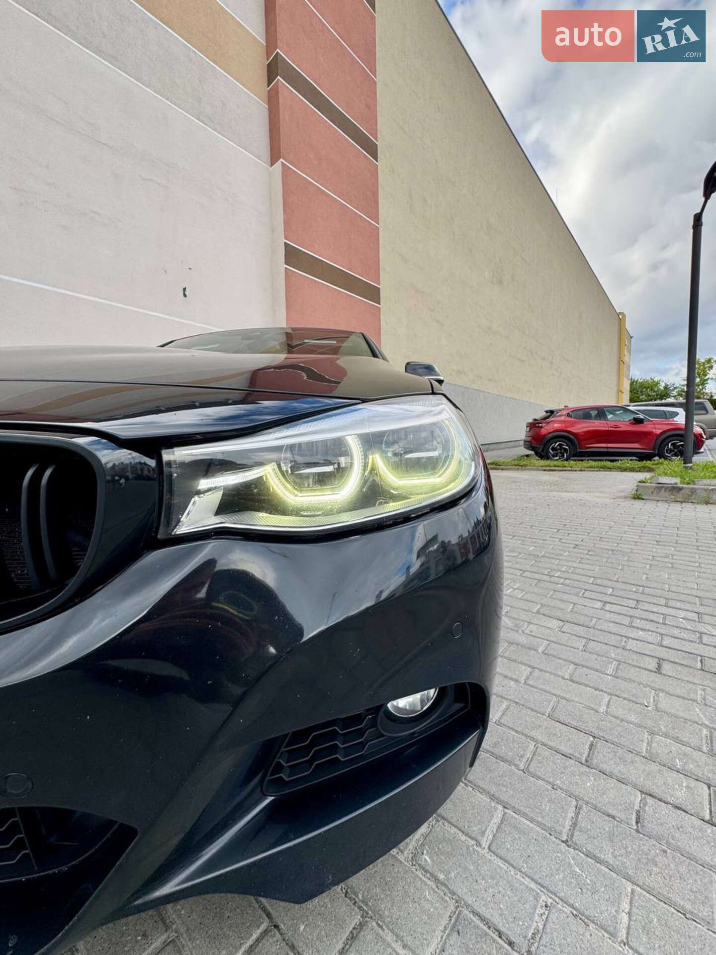 BMW 3 Series GT 2017 VIN WBA8Z9C5XJB220169 фото оголошення 8 з 47