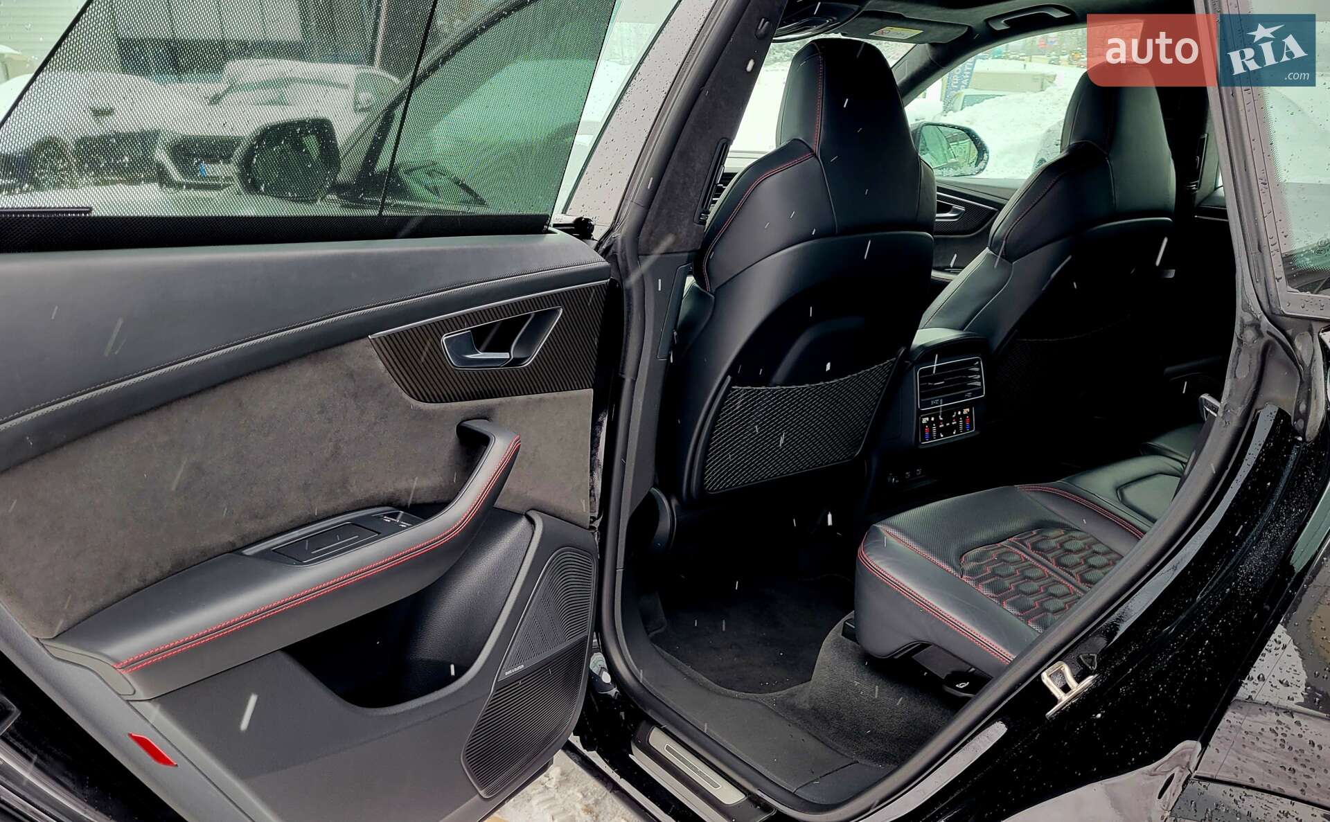 Audi RS Q8 2020 VIN WUAZZZF1XMD001174 фото оголошення 32 з 58