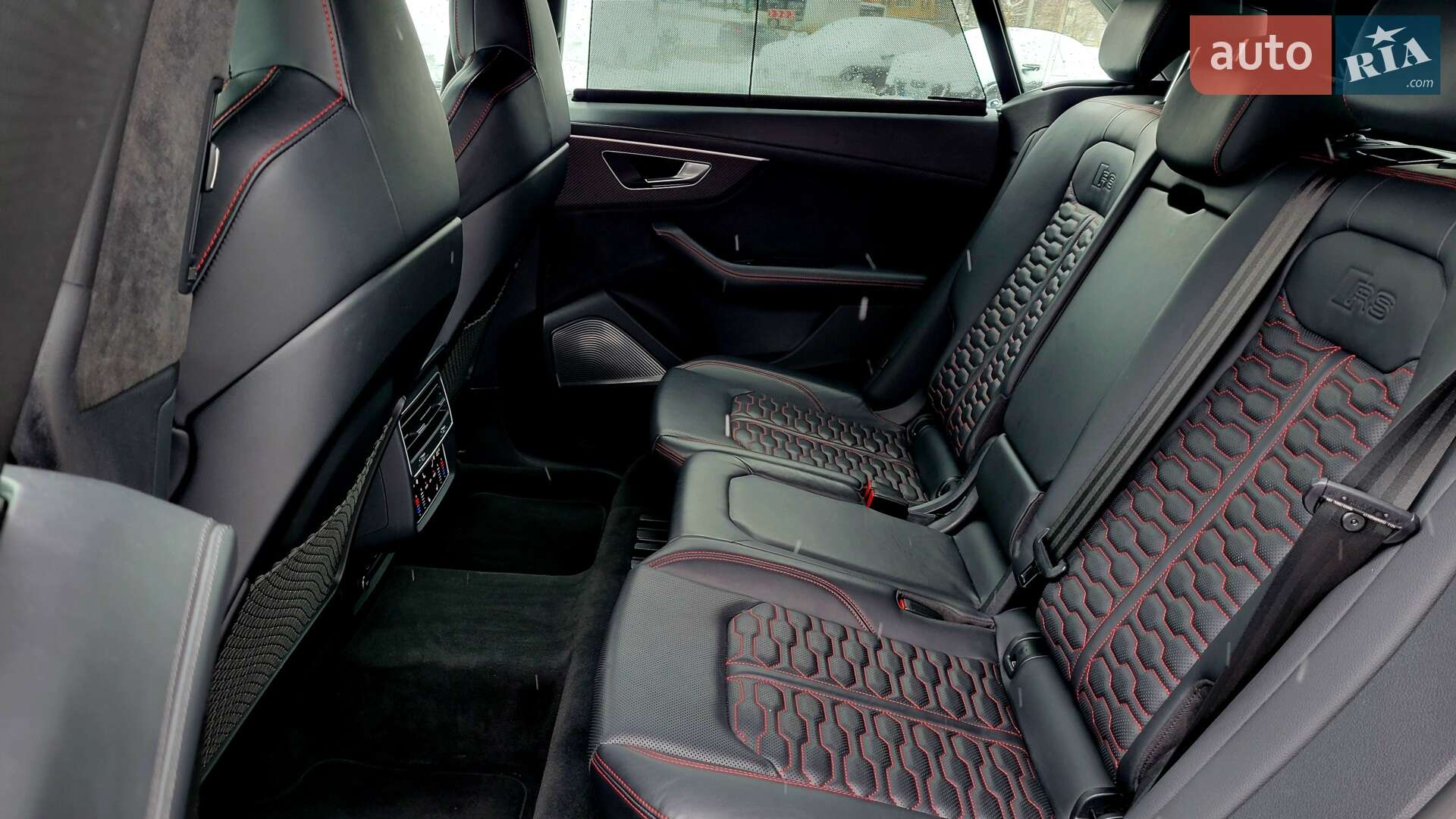 Audi RS Q8 2020 VIN WUAZZZF1XMD001174 фото оголошення 33 з 58