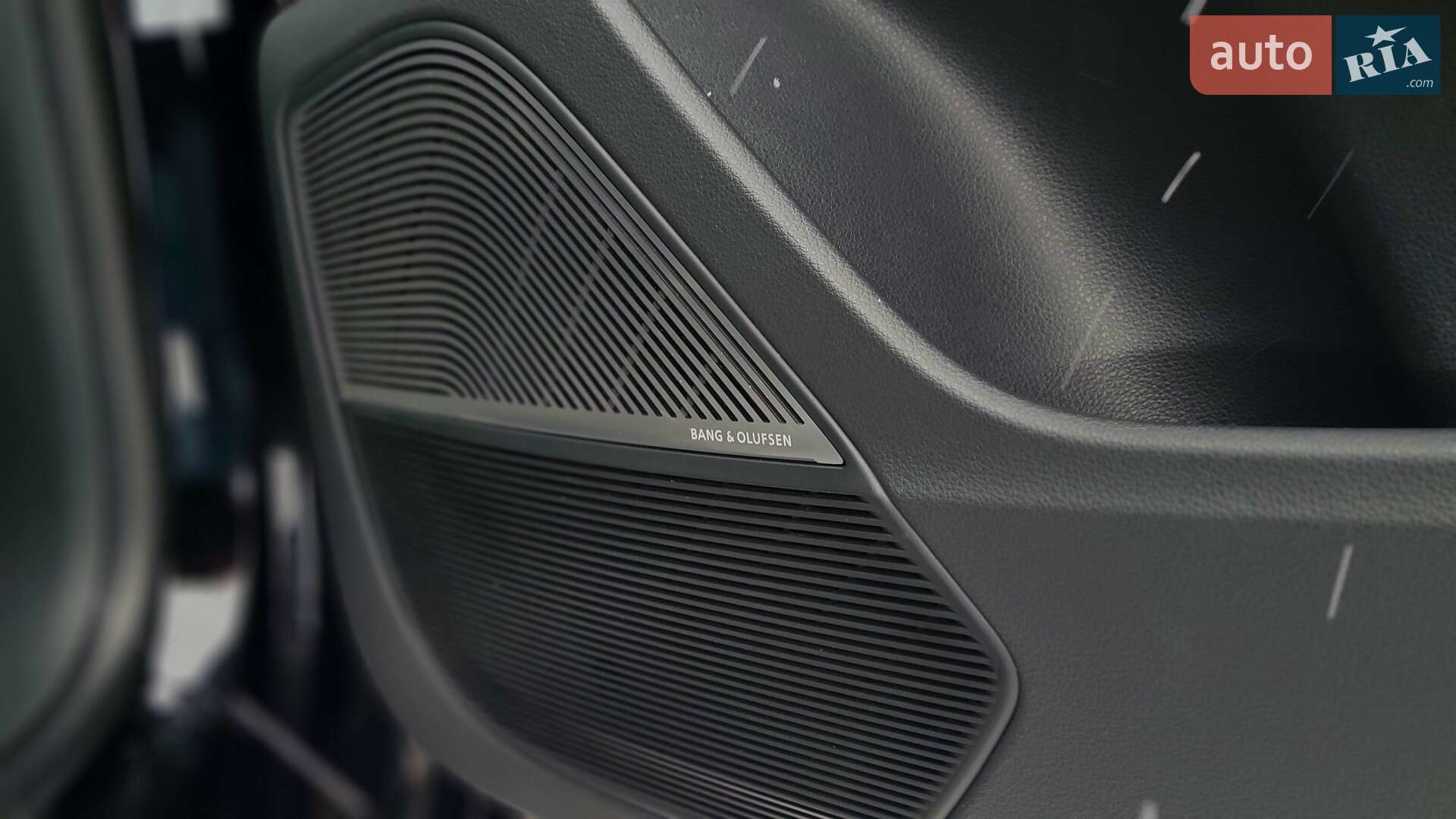 Audi RS Q8 2020 VIN WUAZZZF1XMD001174 фото оголошення 47 з 58