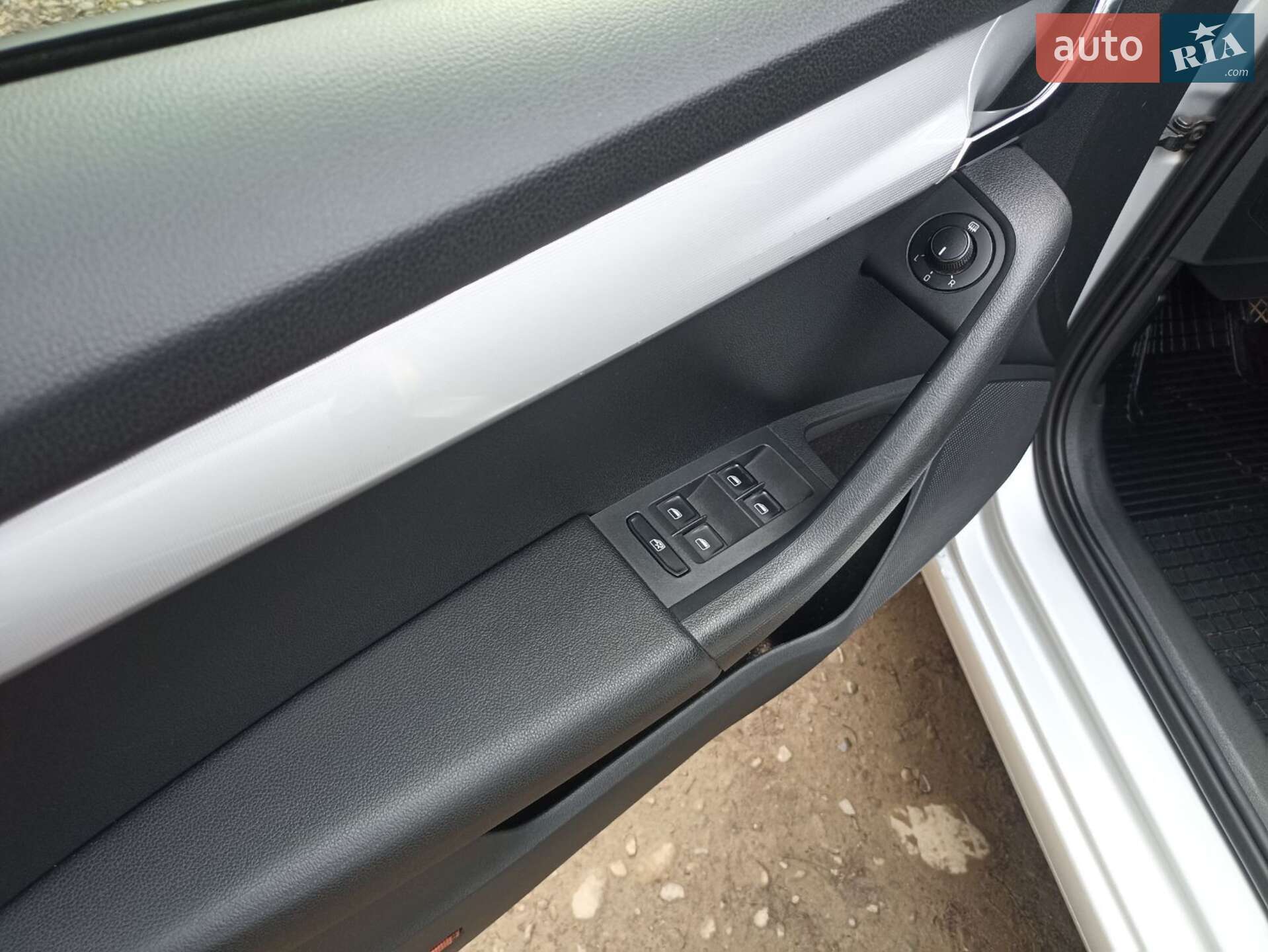 Skoda Octavia 2014 VIN TMBAJ7NE1F0127377 фото оголошення 10 з 18