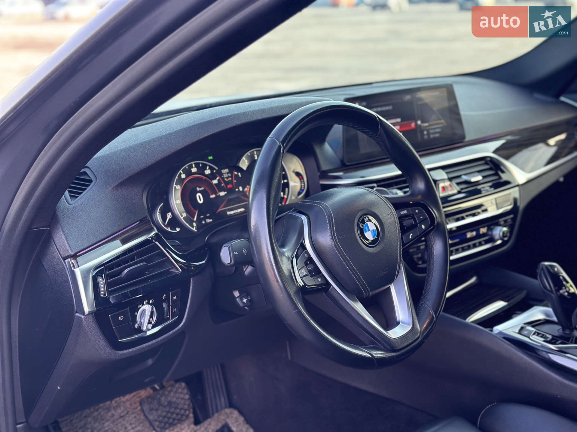 BMW 5 Series 2017 VIN WBAJA5C50JWA37554 фото оголошення 8 з 17