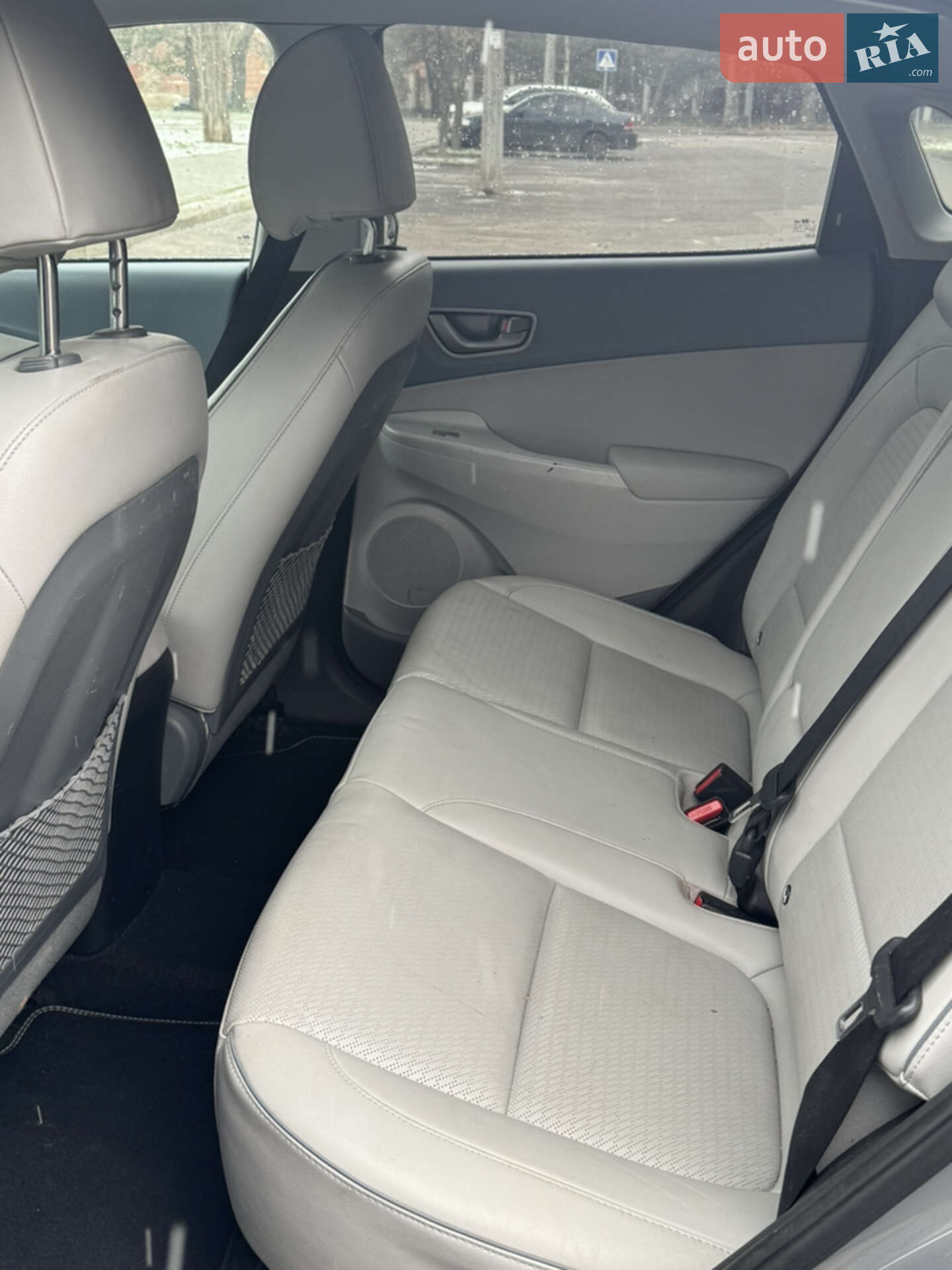 Hyundai Kona Electric 2019 VIN KMHK581GFLU063650 фото оголошення 12 з 17