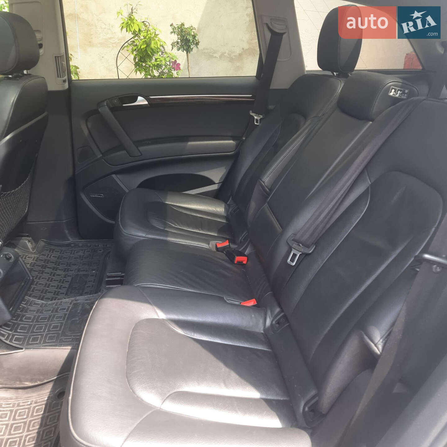 Audi Q7 2011 VIN WA1LMAFE2CD000048 фото оголошення 2 з 17