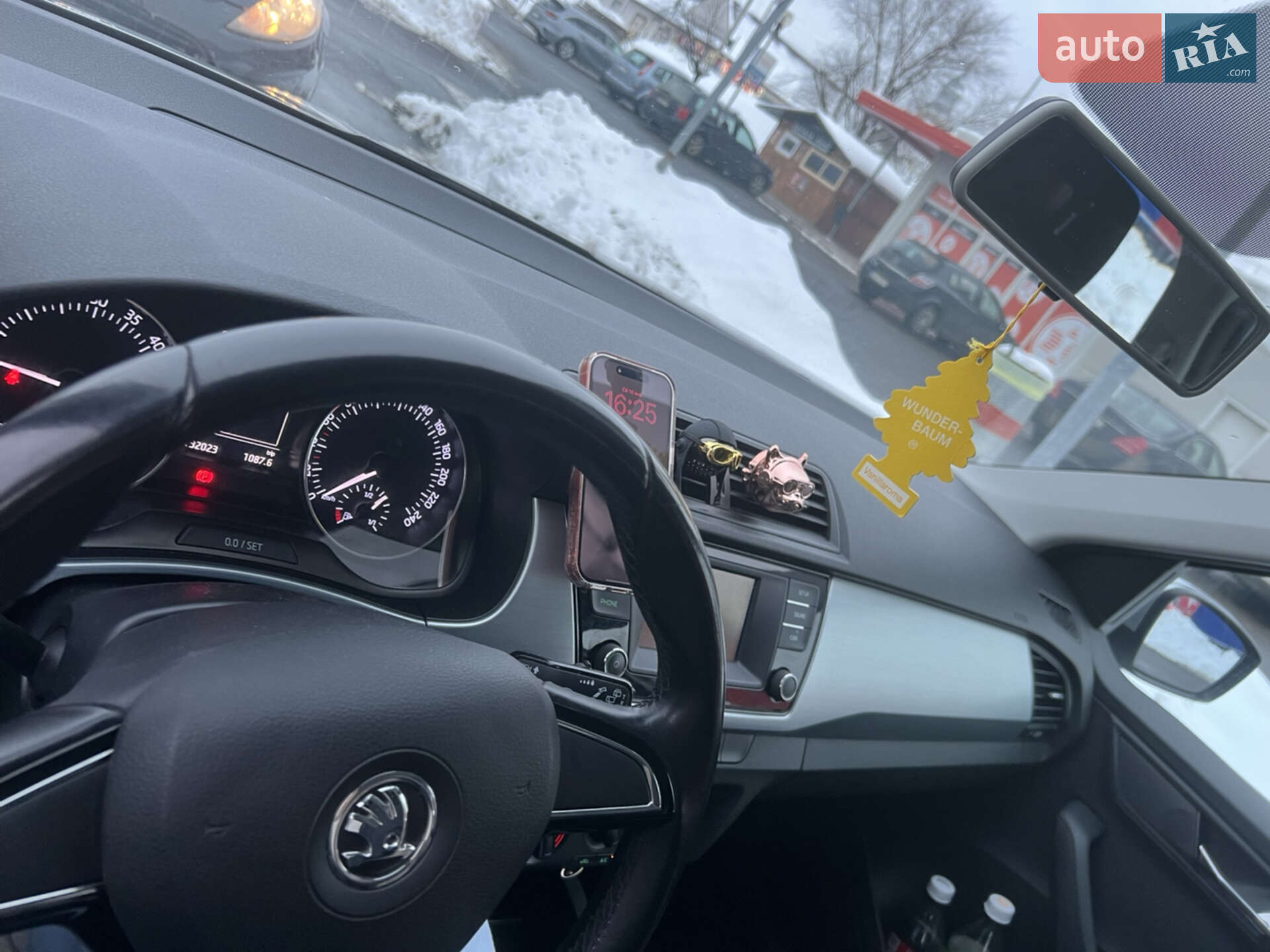 Skoda Fabia 2016 VIN TMBJJ6NJ0HZ095415 фото оголошення 8 з 9
