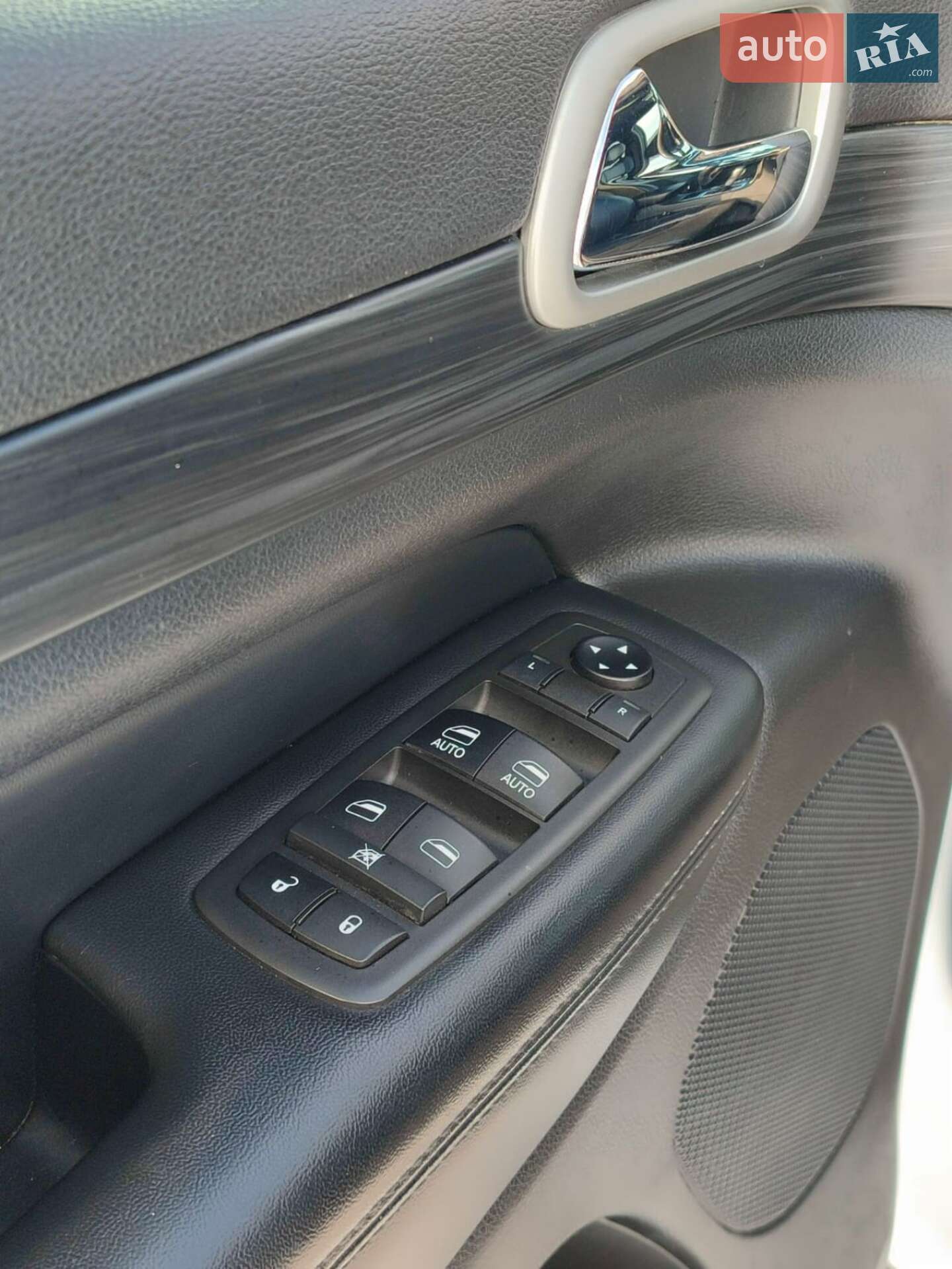 Jeep Grand Cherokee 2019 VIN 1C4RJEAG5KC790491 фото оголошення 48 з 55