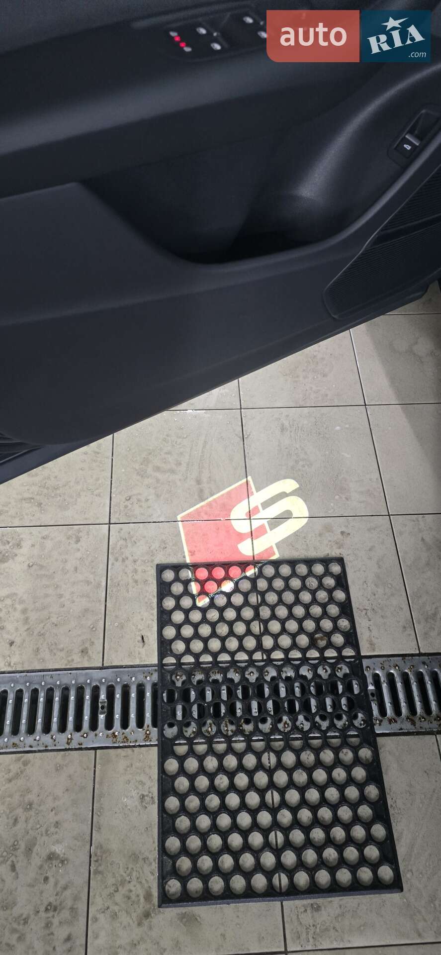 Audi Q8 2024 VIN WAUZZZF11SD009431 фото оголошення 4 з 22