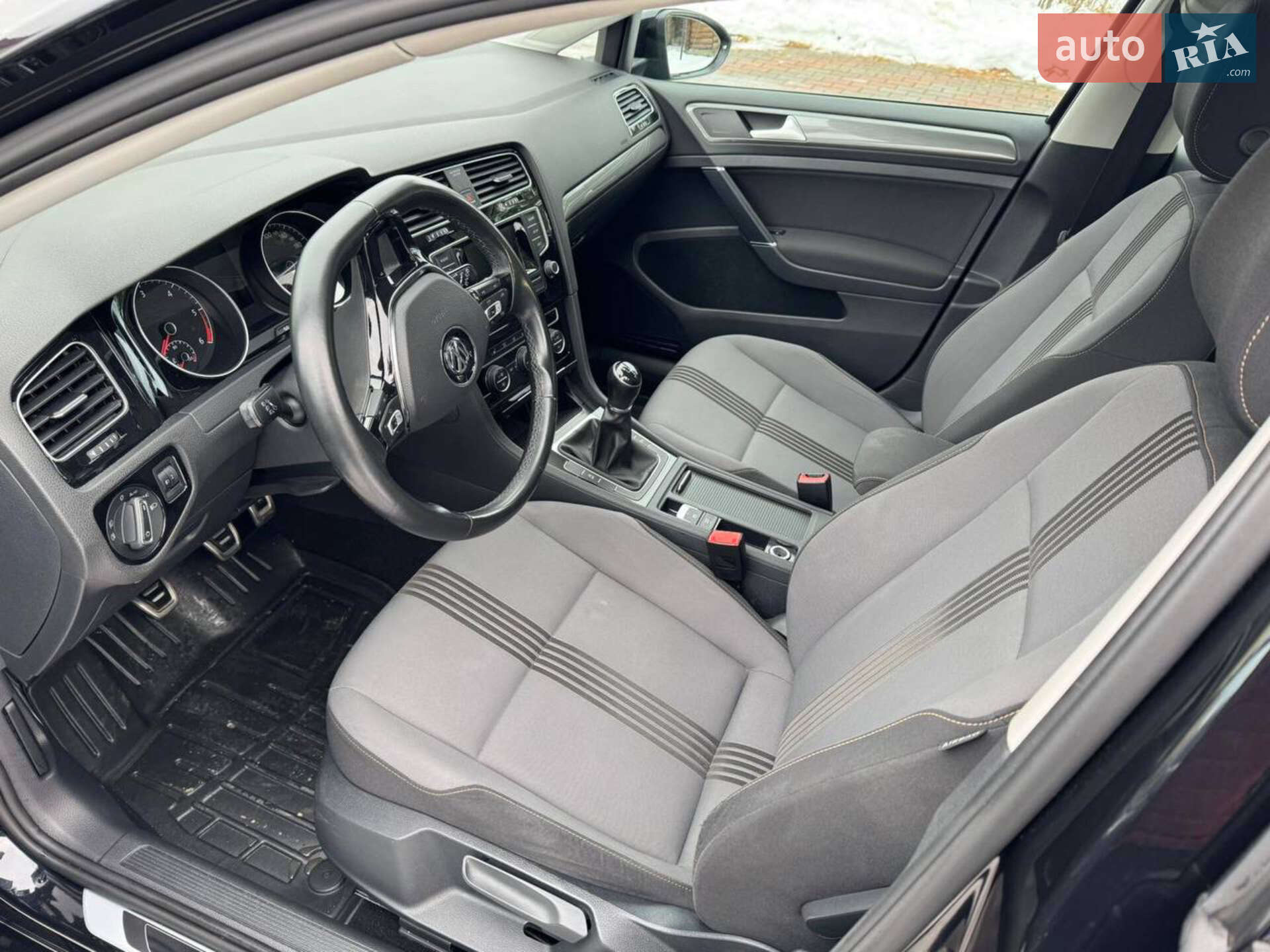 Volkswagen Golf 2016 VIN WVWZZZAUZGW250389 фото оголошення 7 з 17