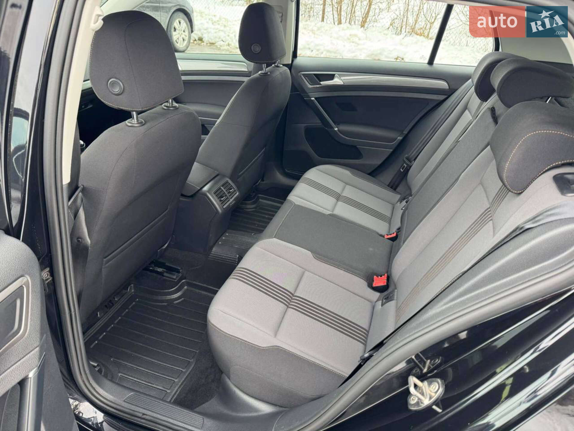 Volkswagen Golf 2016 VIN WVWZZZAUZGW250389 фото оголошення 11 з 17