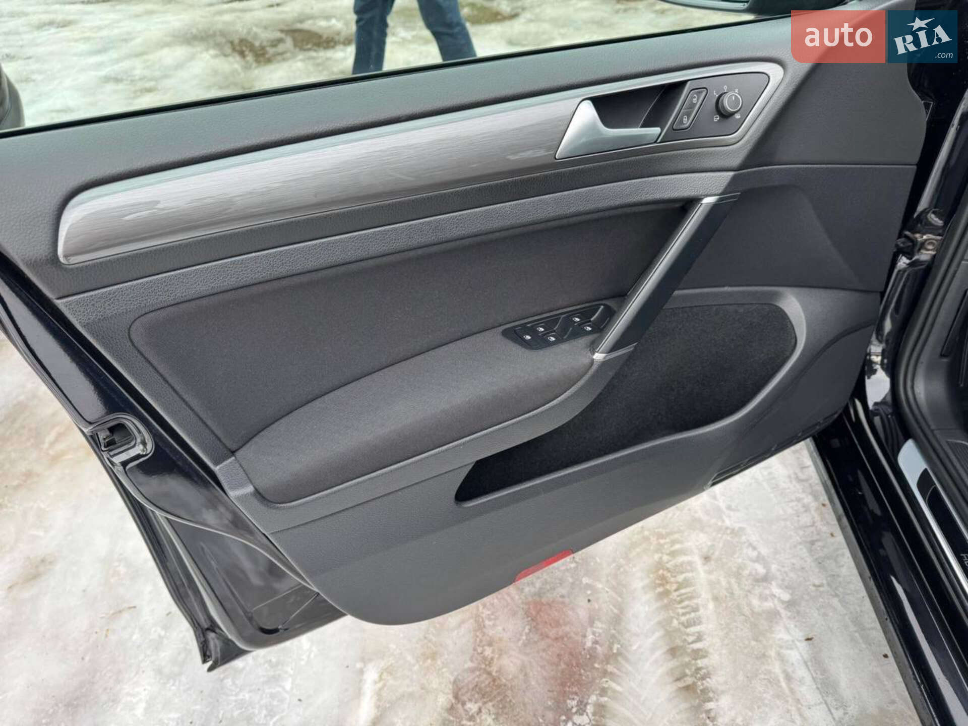 Volkswagen Golf 2016 VIN WVWZZZAUZGW250389 фото оголошення 13 з 17