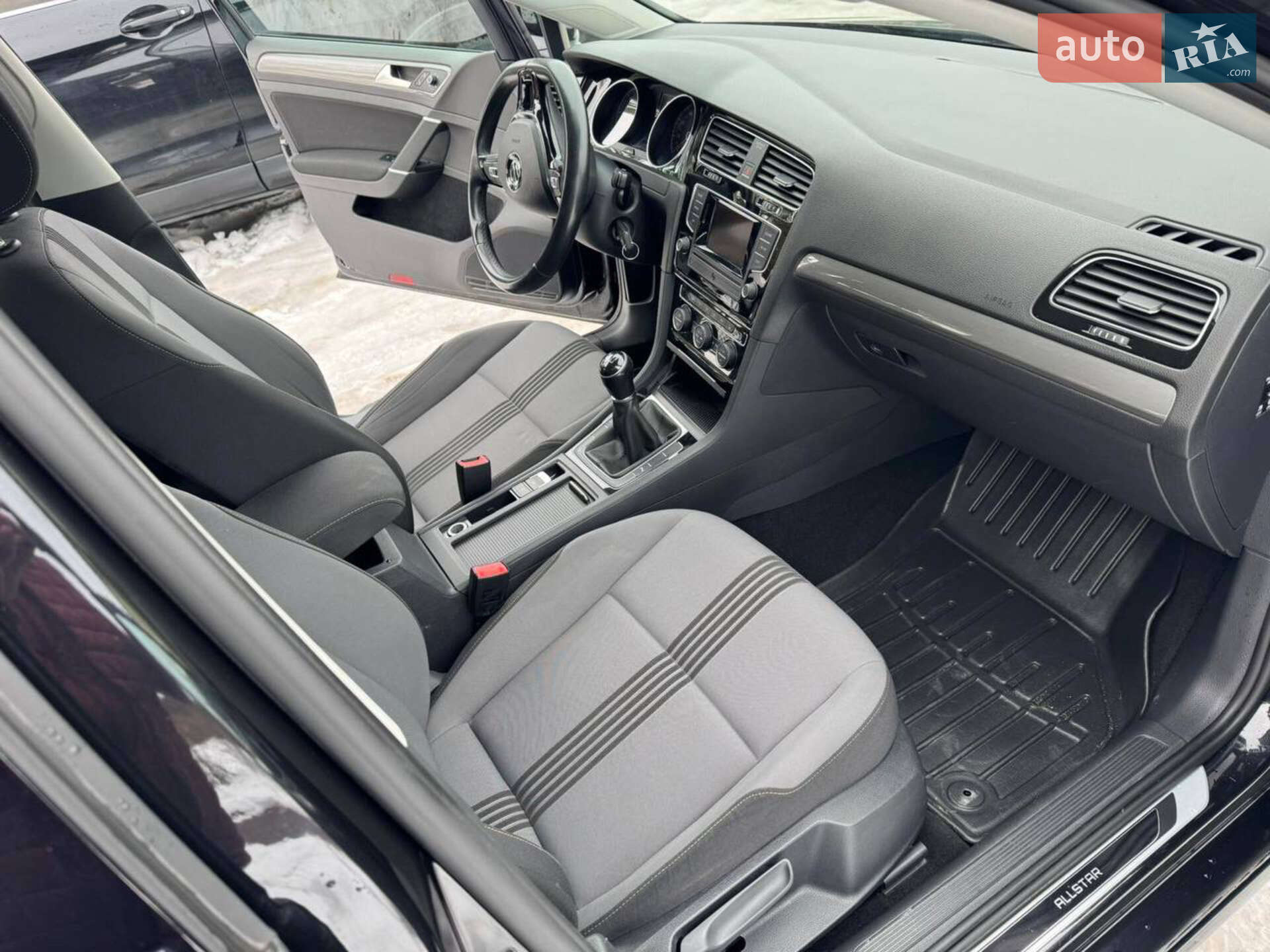Volkswagen Golf 2016 VIN WVWZZZAUZGW250389 фото оголошення 16 з 17