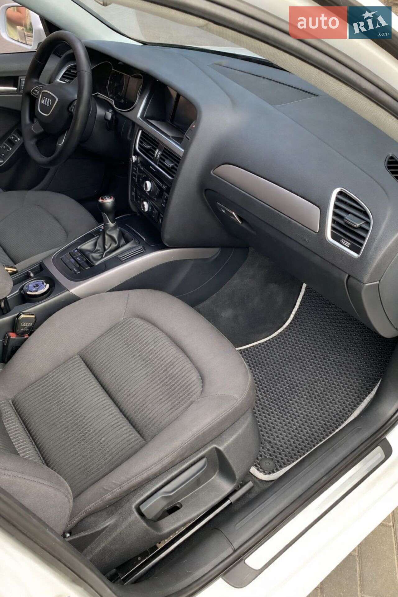 Audi A4 2014 VIN WAUZZZ8K3FA030309 фото оголошення 10 з 22