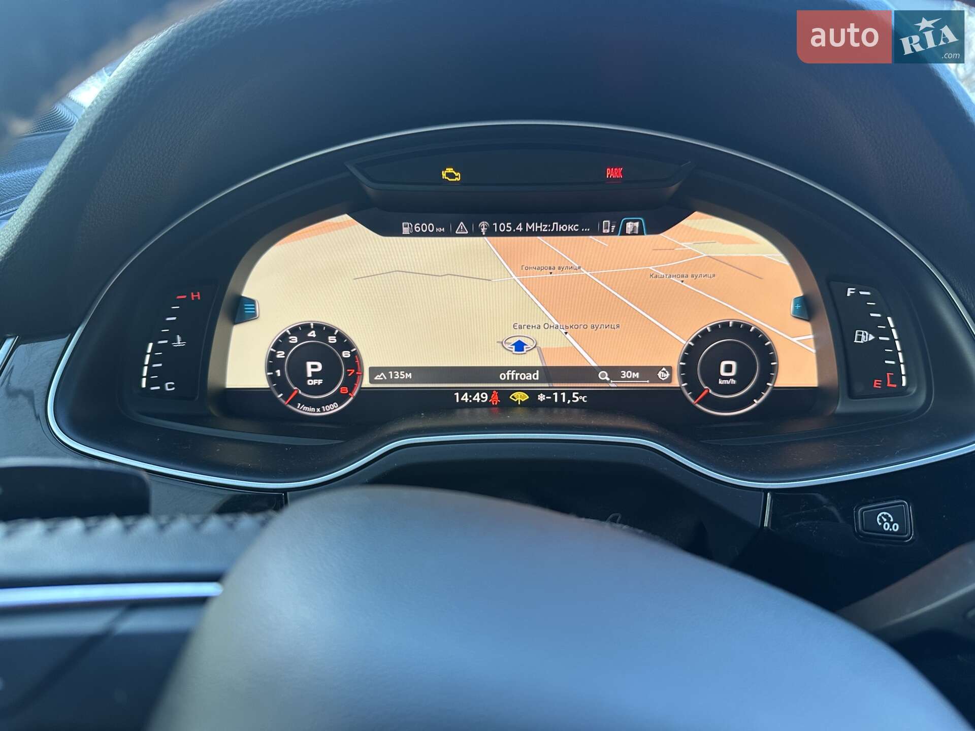 Audi Q7 2017 VIN WA1VAAF70HD052949 фото оголошення 2 з 39
