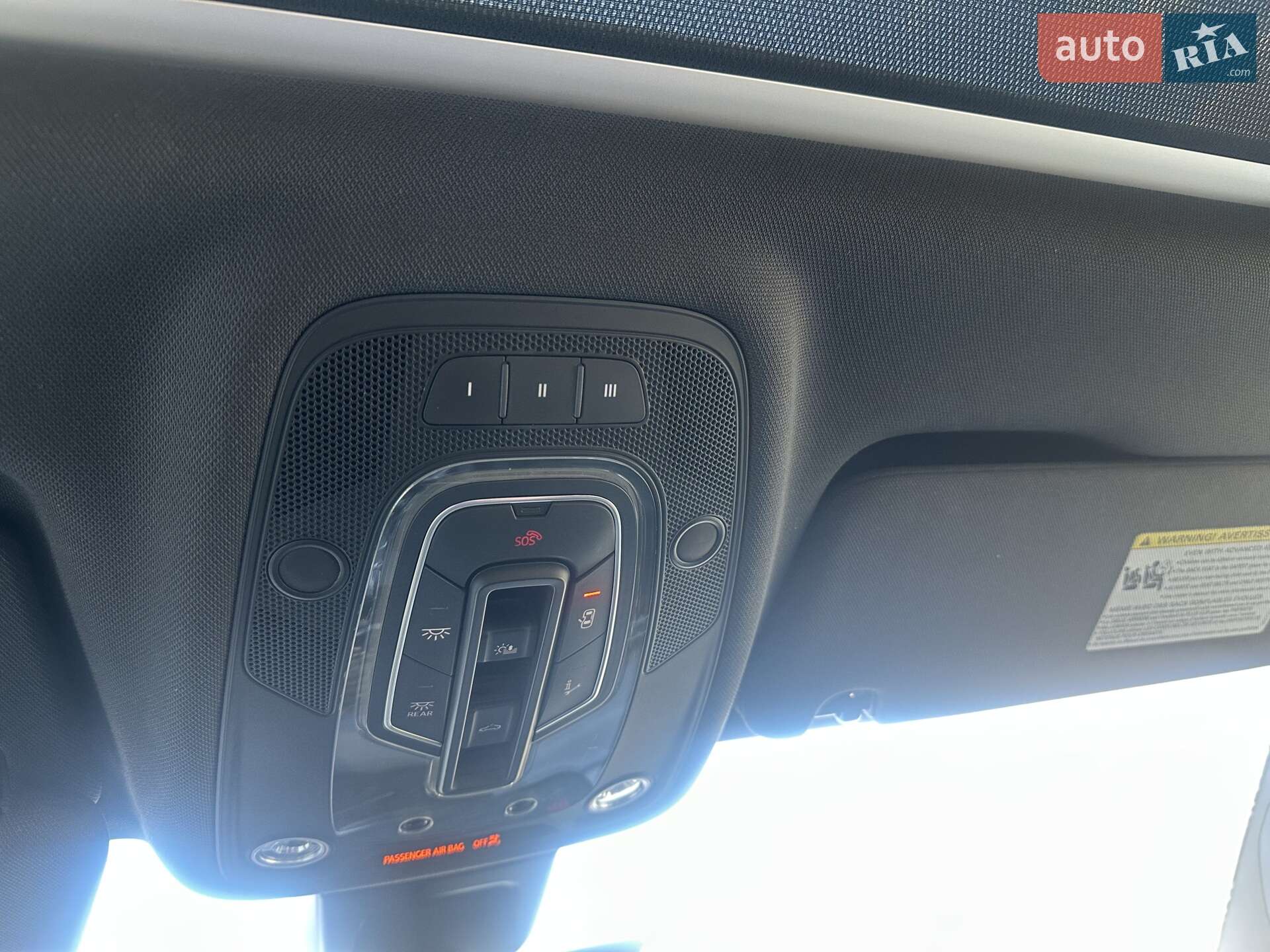 Audi Q7 2017 VIN WA1VAAF70HD052949 фото оголошення 23 з 39