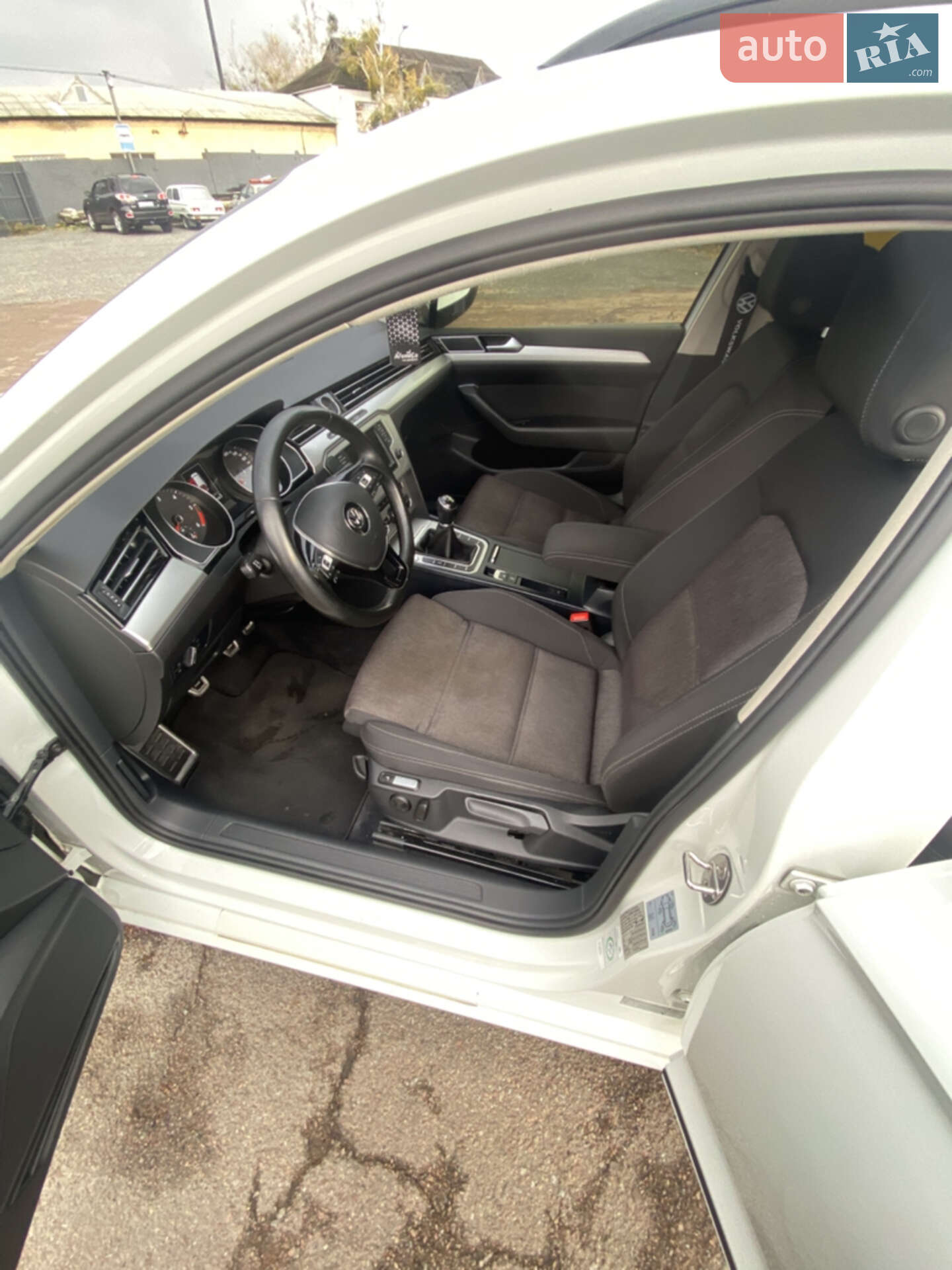 Volkswagen Passat 2015 VIN WVWZZZ3CZFE404243 фото оголошення 37 з 46