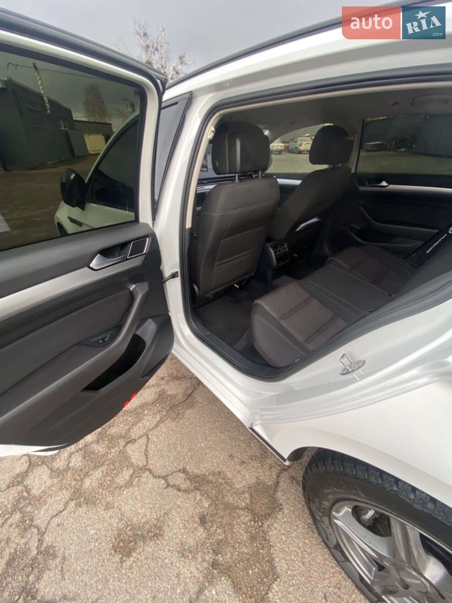 Volkswagen Passat 2015 VIN WVWZZZ3CZFE404243 фото оголошення 42 з 46