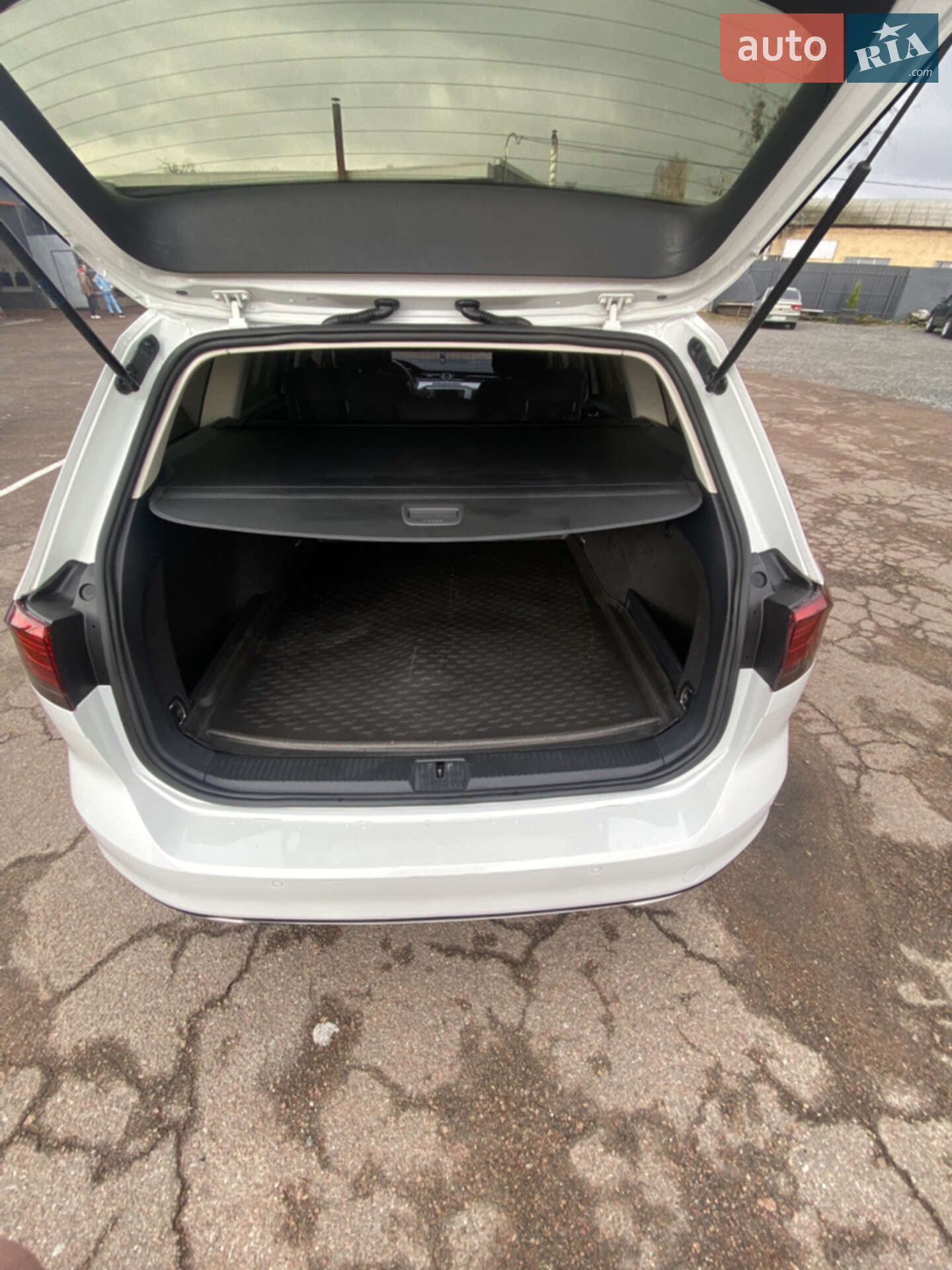Volkswagen Passat 2015 VIN WVWZZZ3CZFE404243 фото оголошення 43 з 46