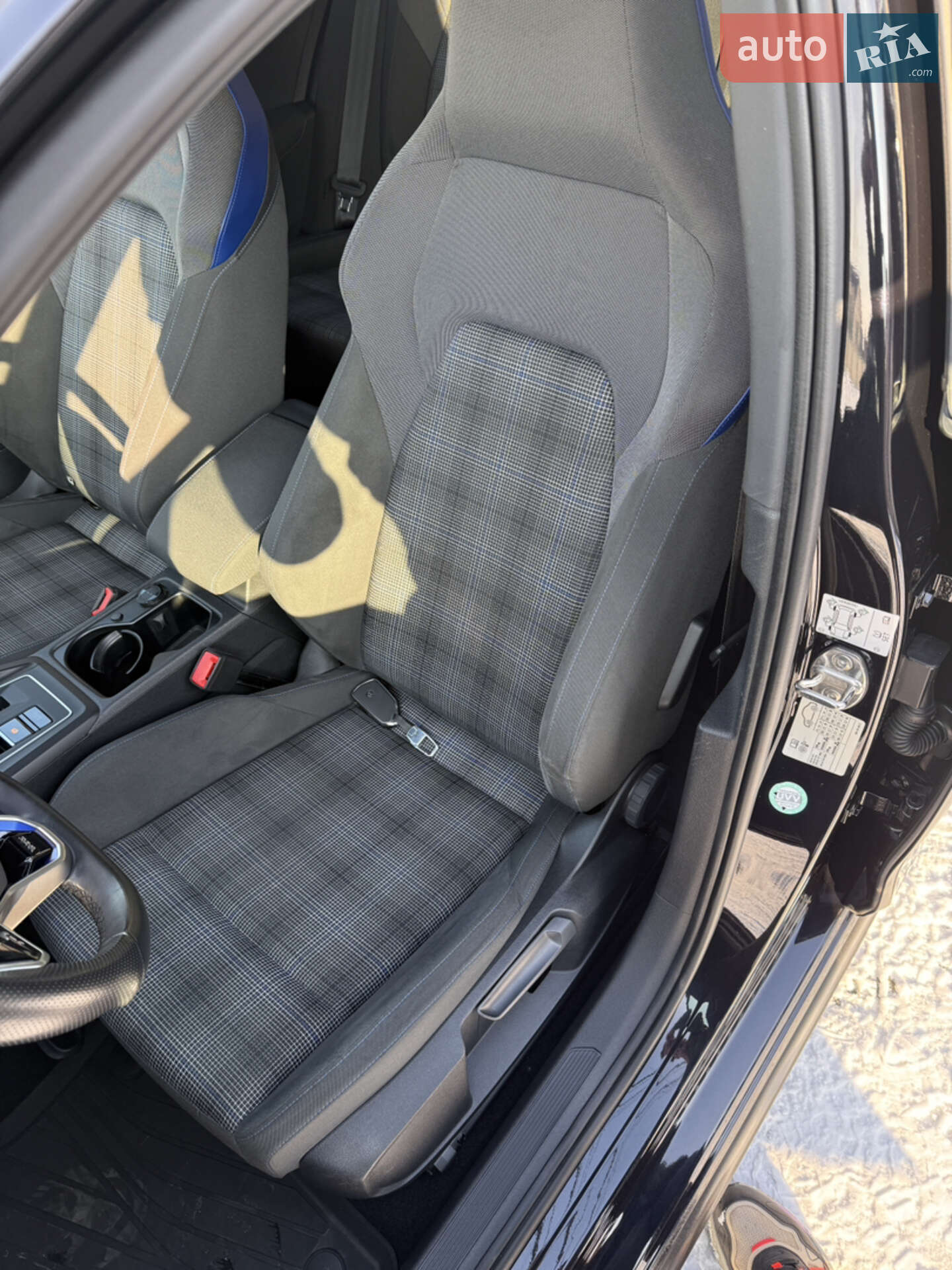 Volkswagen Golf GTE 2021 VIN WVWZZZCDZMW352247 фото оголошення 8 з 34