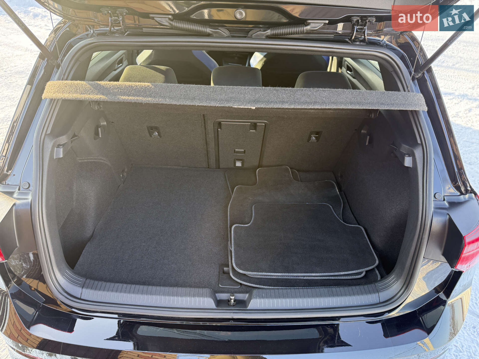 Volkswagen Golf GTE 2021 VIN WVWZZZCDZMW352247 фото оголошення 21 з 34