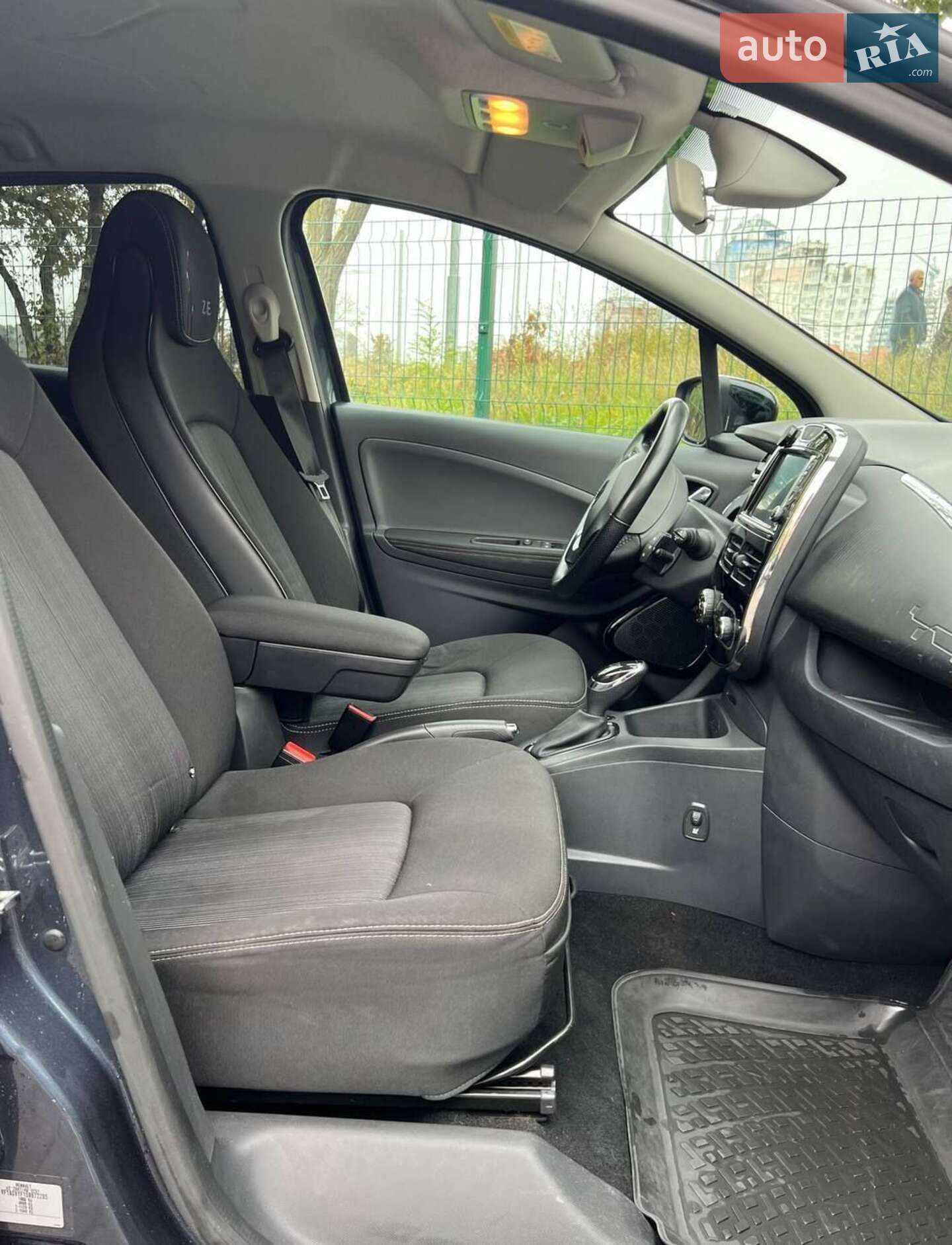 Renault Zoe 2017 VIN VF1AGVYF158972285 фото оголошення 8 з 16