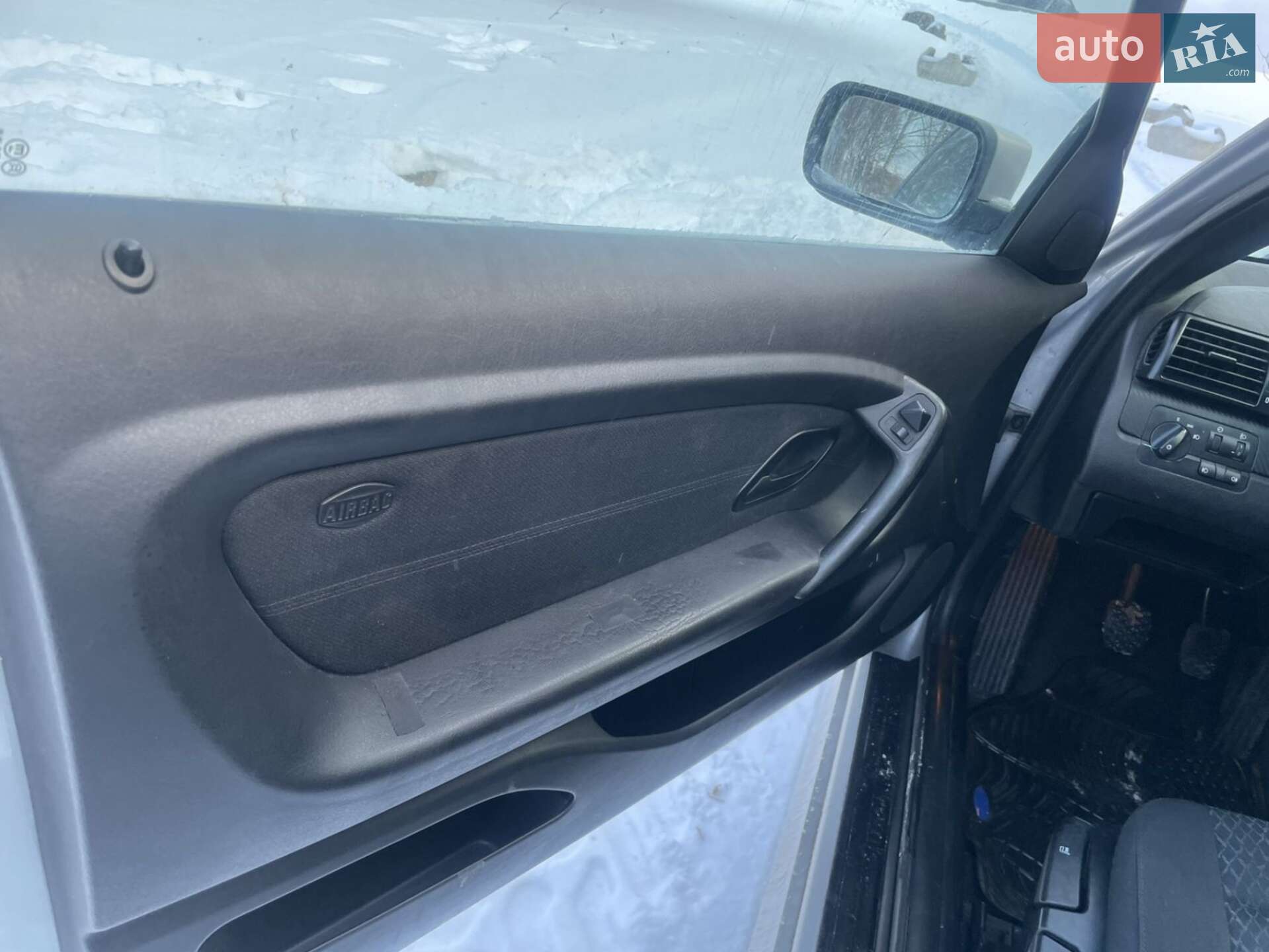 BMW 3 Series Compact 2003 VIN WBAAT91080KS18574 фото оголошення 30 з 33