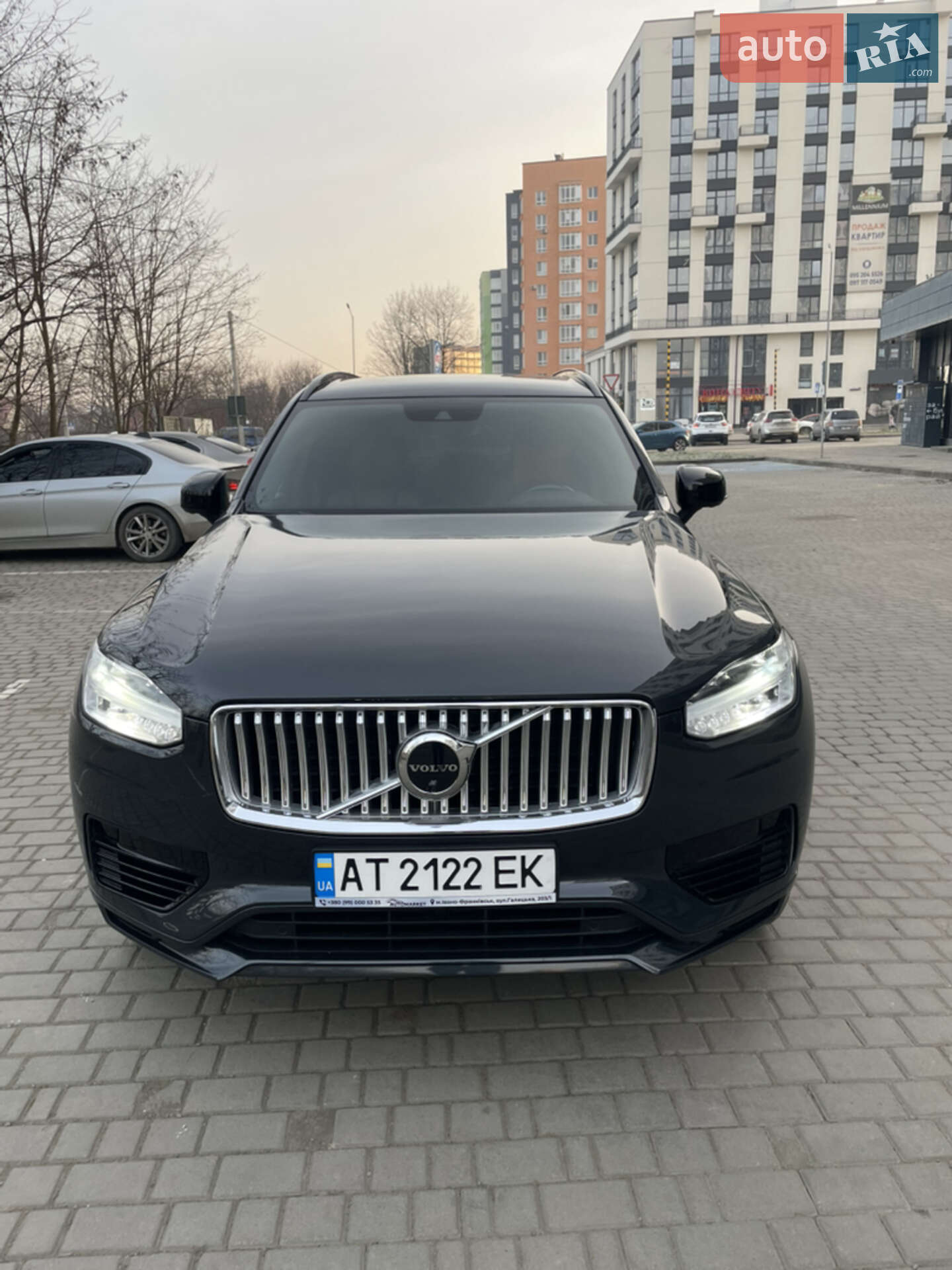 Volvo XC90 2021 VIN YV1LFBMVDM1766323 фото оголошення 4 з 43