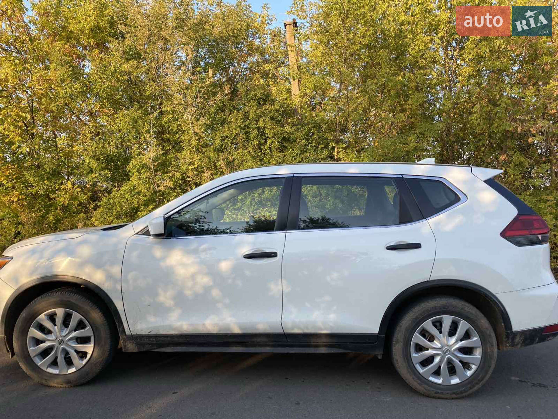 Nissan Rogue 2017 VIN KNMAT2MT9HP576877 фото оголошення 4 з 24