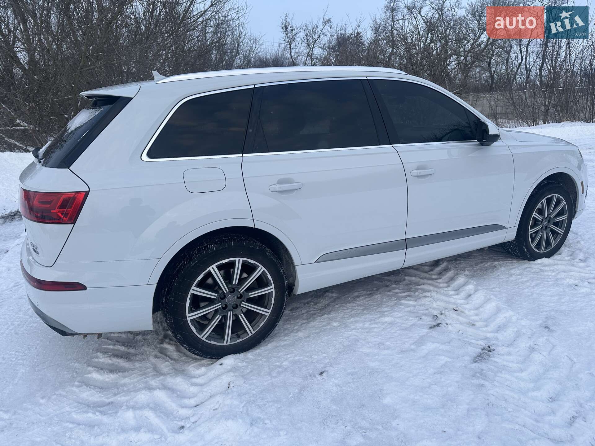 Audi Q7 2017 VIN WA1VAAF70HD052949 фото оголошення 44 з 55