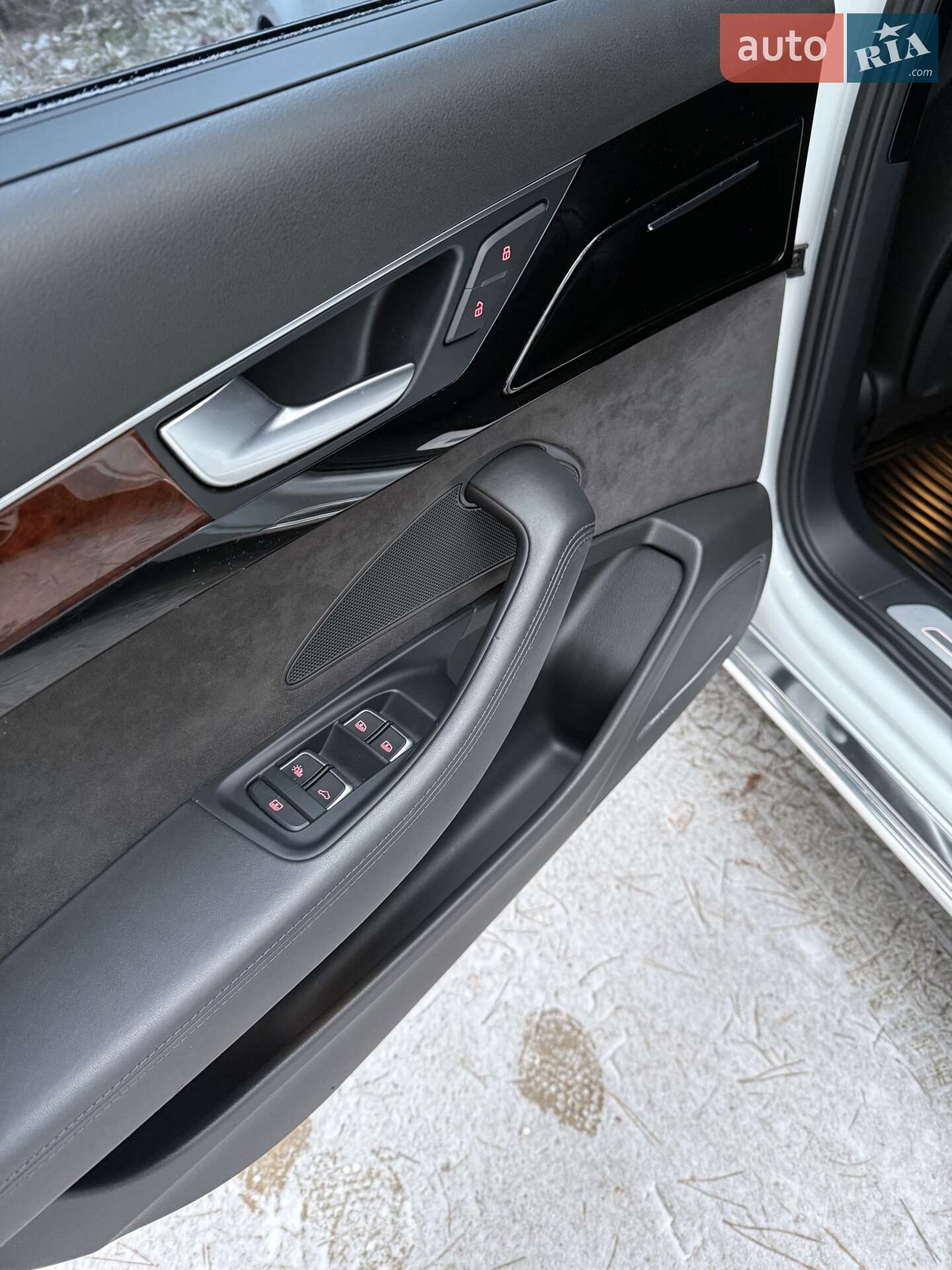 Audi A8 2013 VIN WAURMAFD7EN000807 фото оголошення 14 з 16
