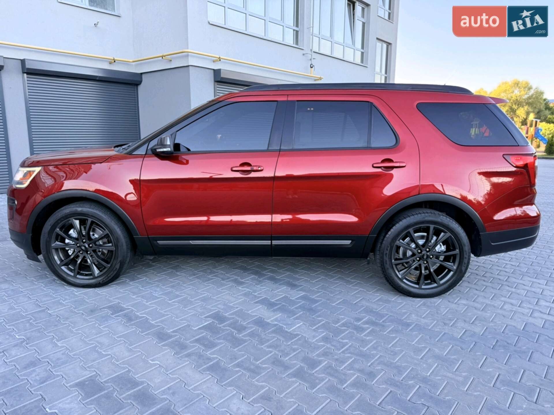 Ford Explorer 2018 VIN 1FM5K7D81JGC66978 фото оголошення 5 з 26