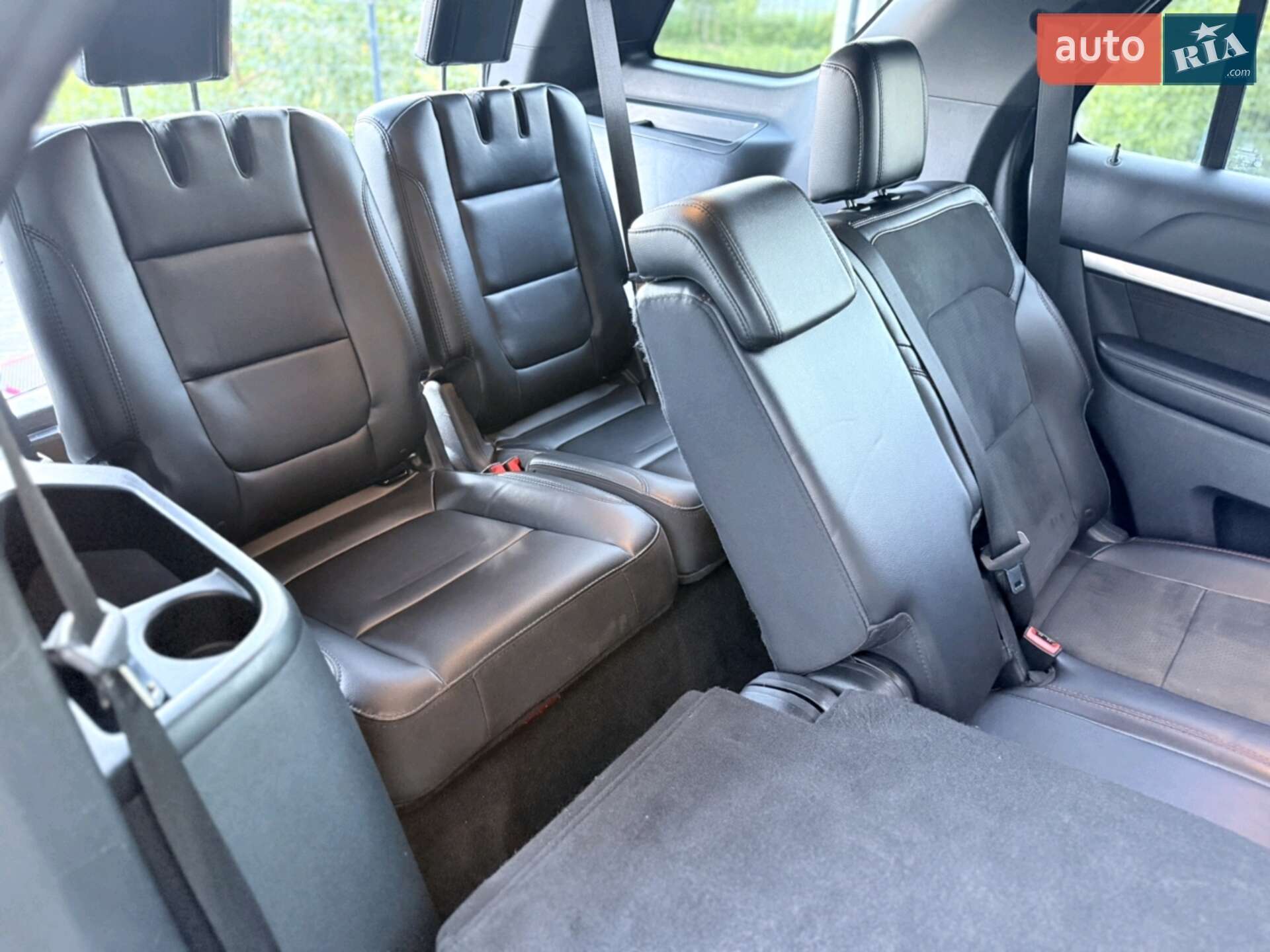 Ford Explorer 2018 VIN 1FM5K7D81JGC66978 фото оголошення 18 з 26